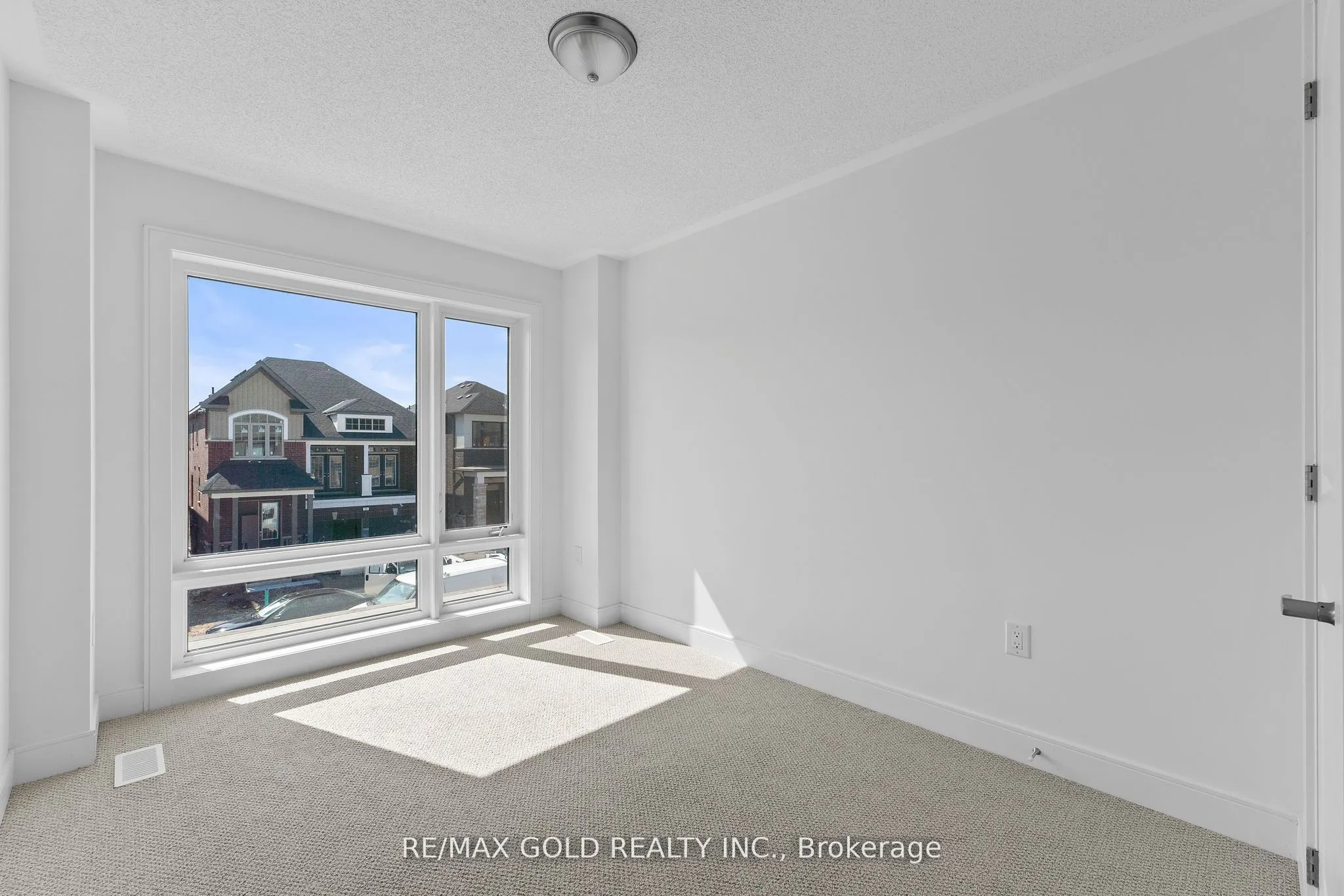 31 Stanley Leitch Drive