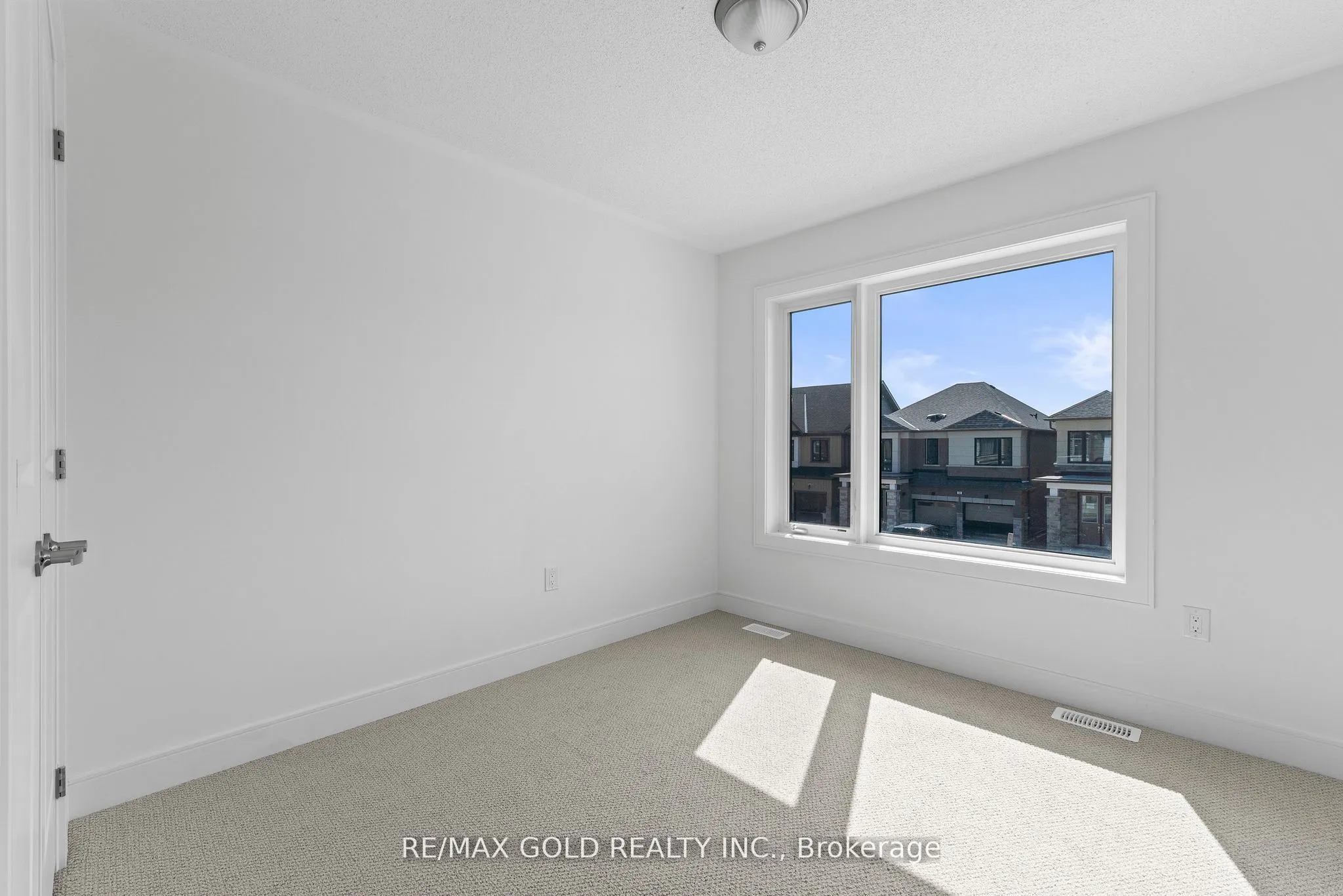 31 Stanley Leitch Drive