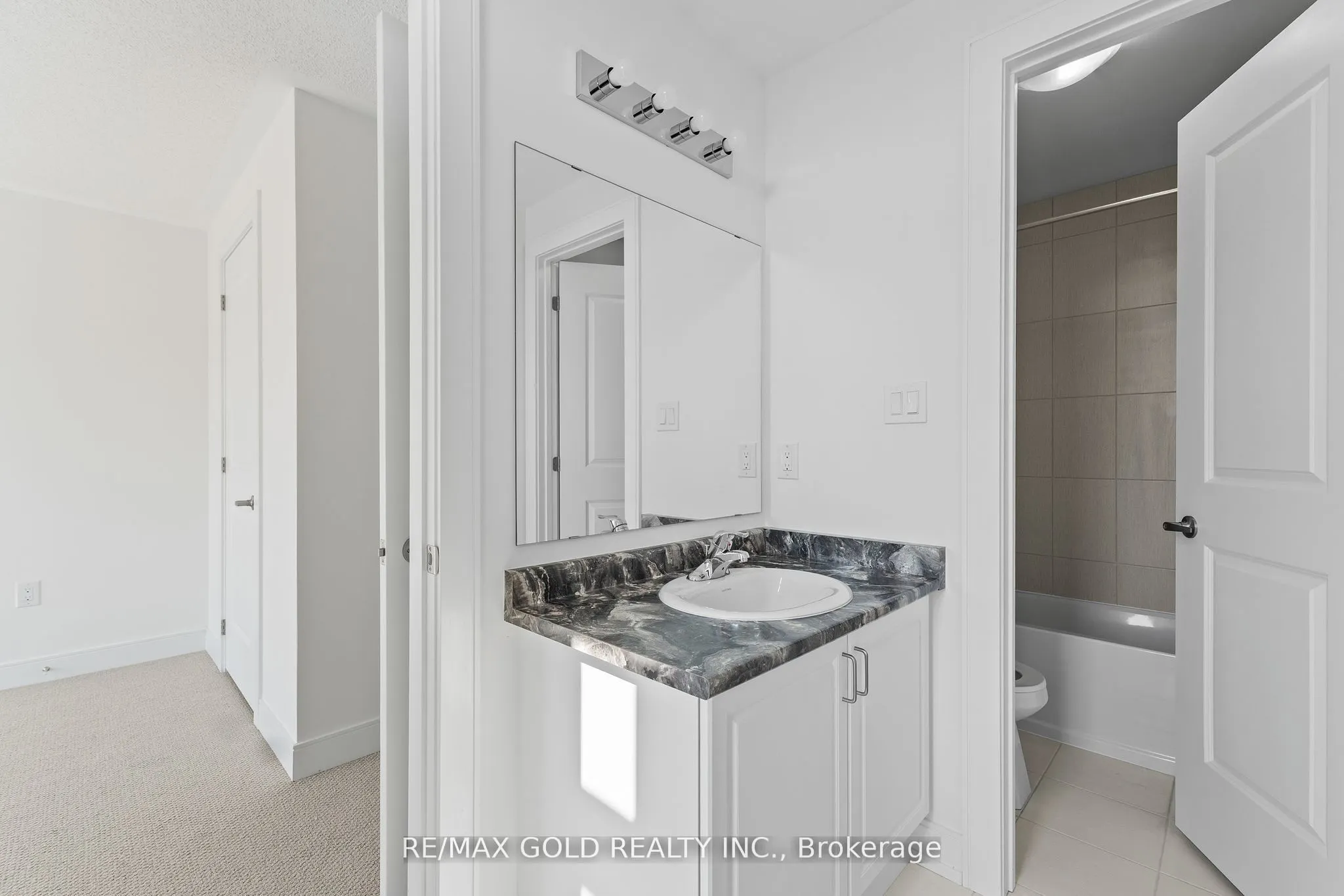 31 Stanley Leitch Drive