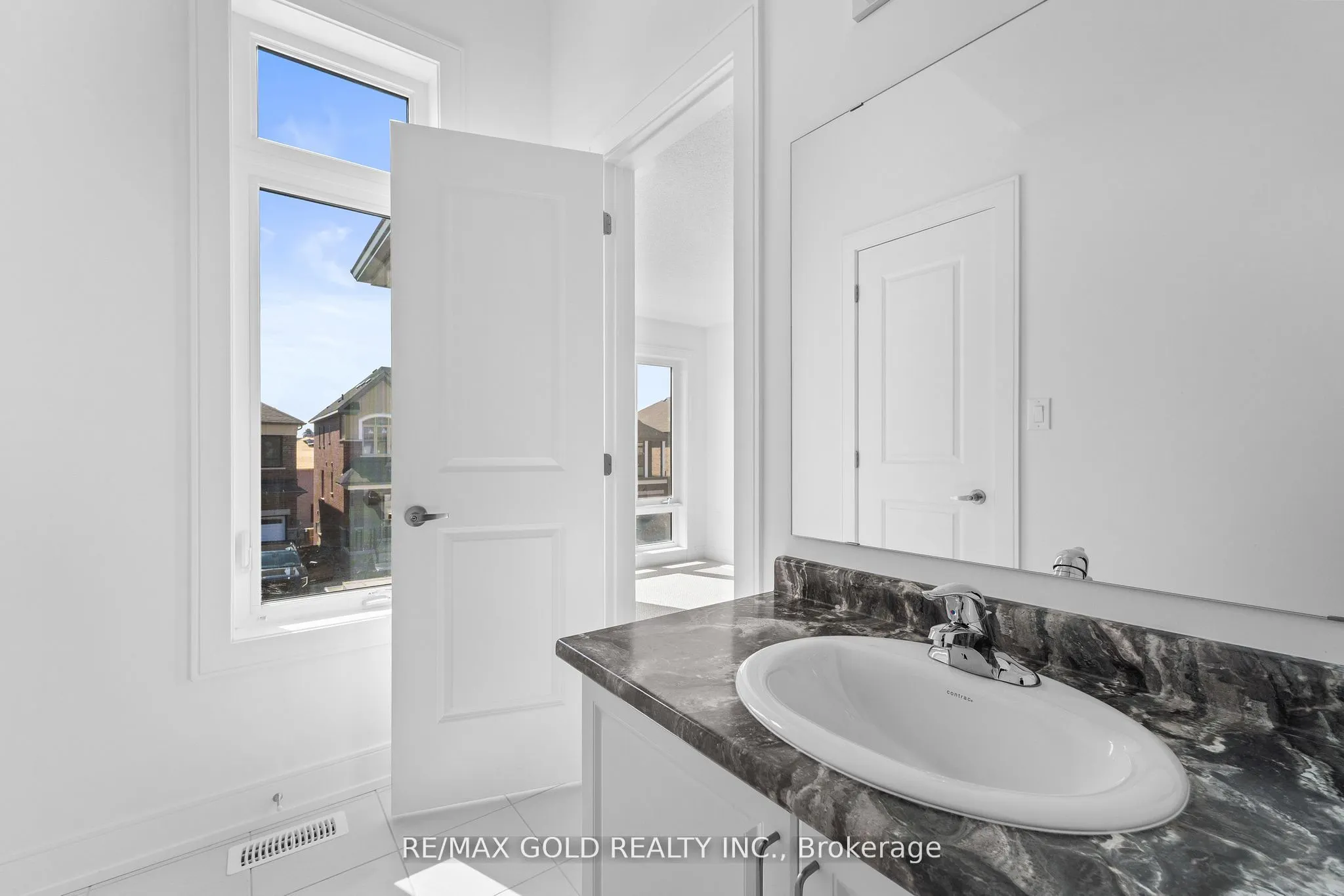 31 Stanley Leitch Drive