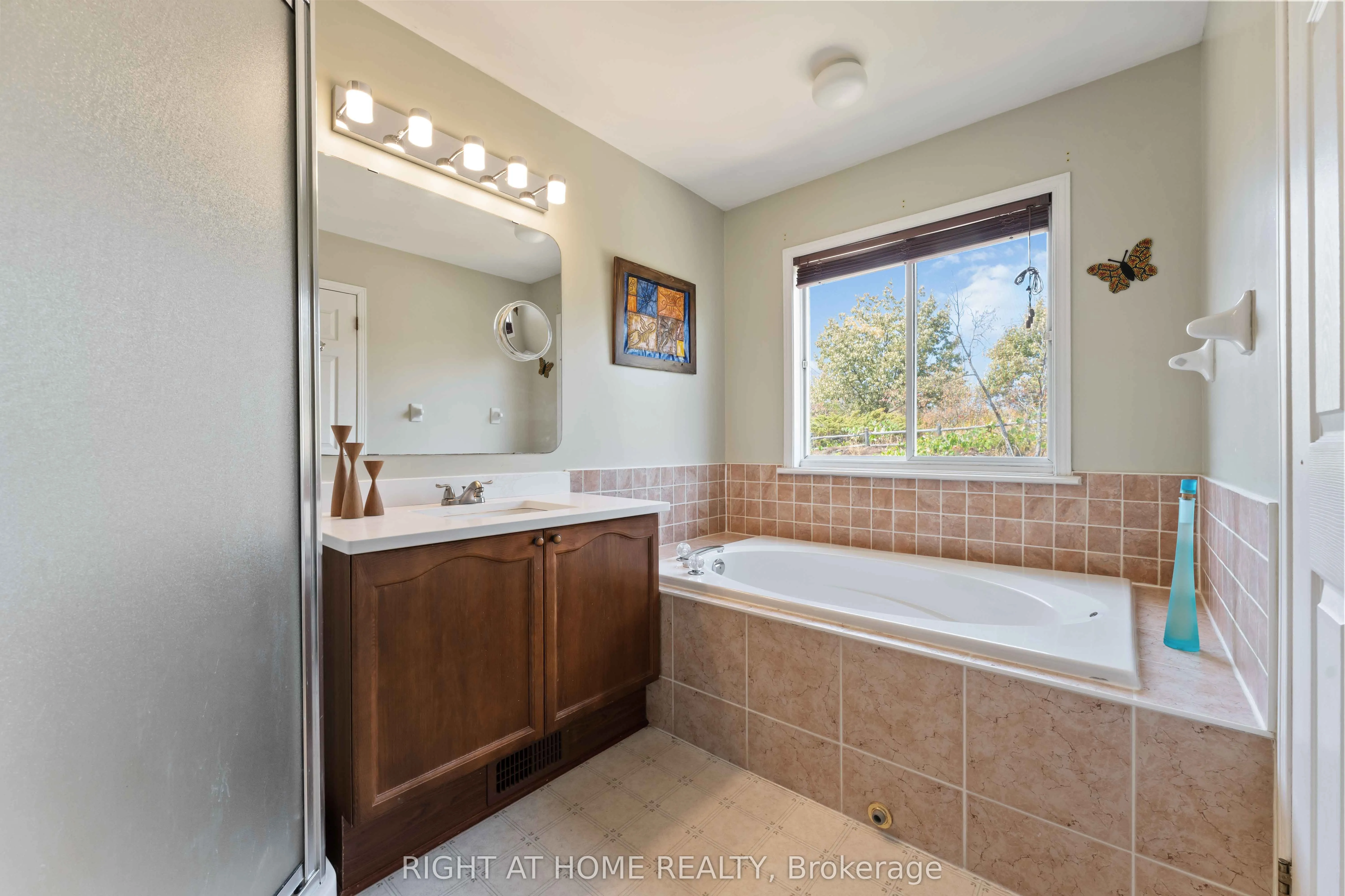 142 Blackdome Crescent
