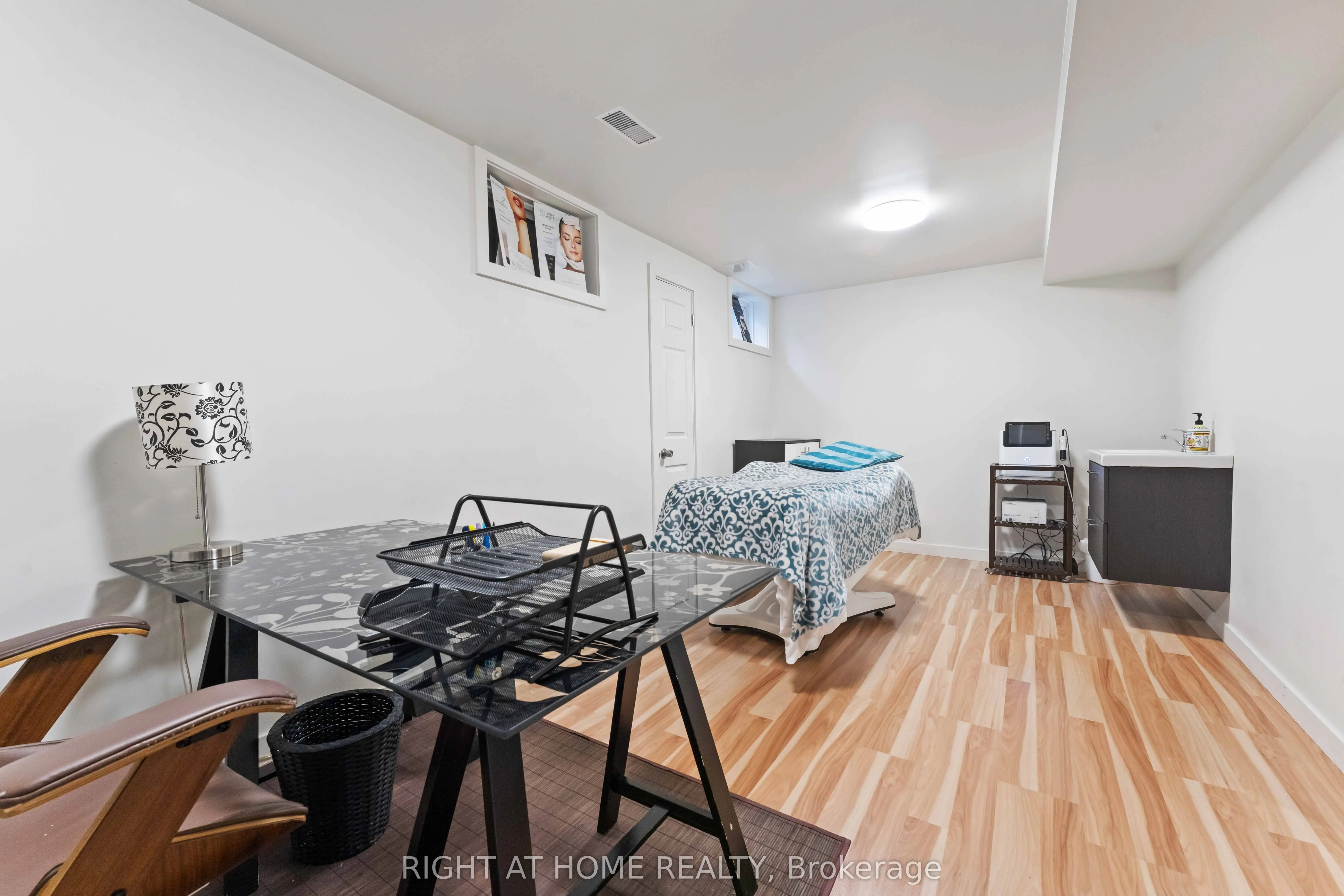 142 Blackdome Crescent