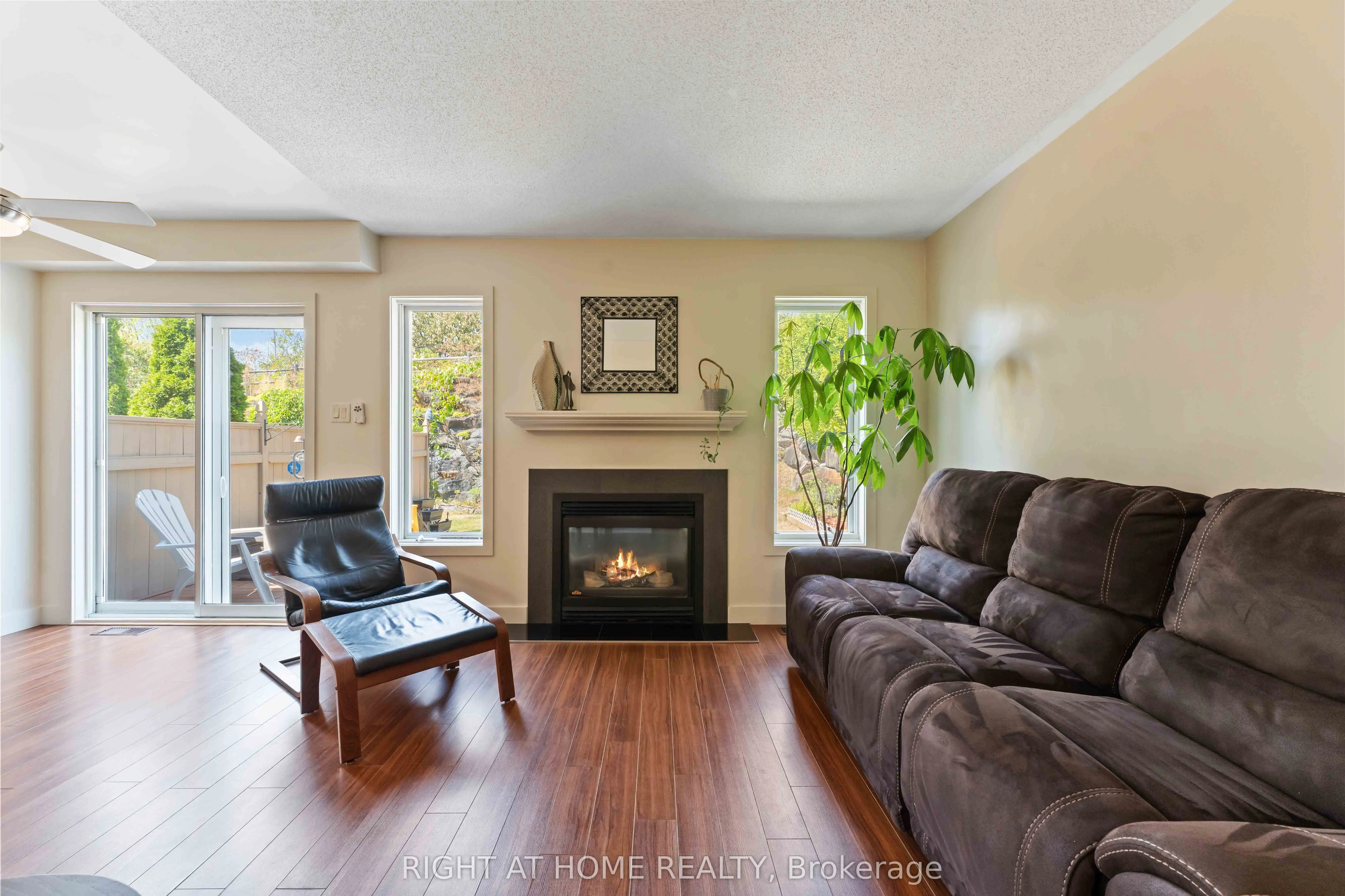 142 Blackdome Crescent