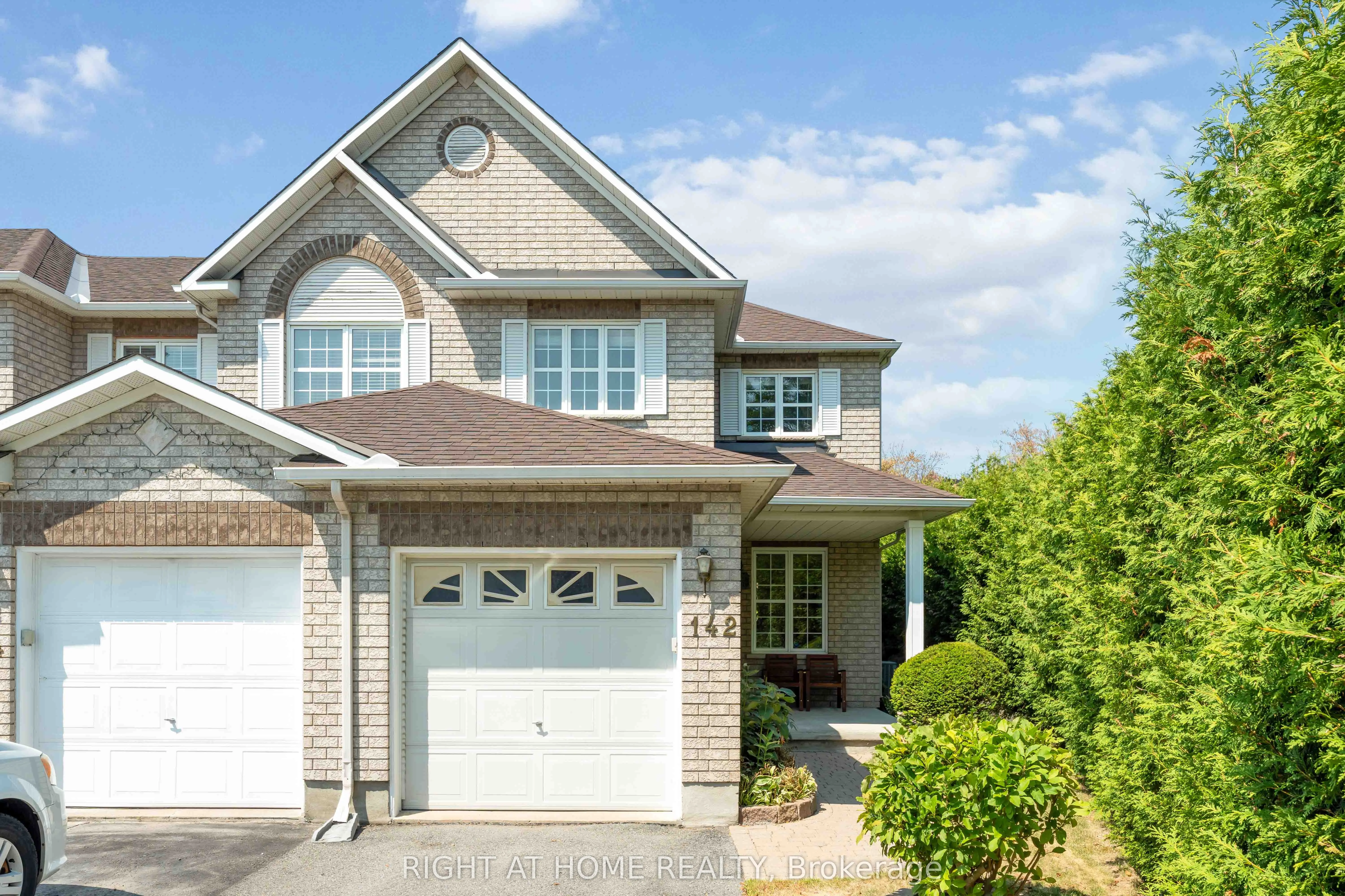142 Blackdome Crescent