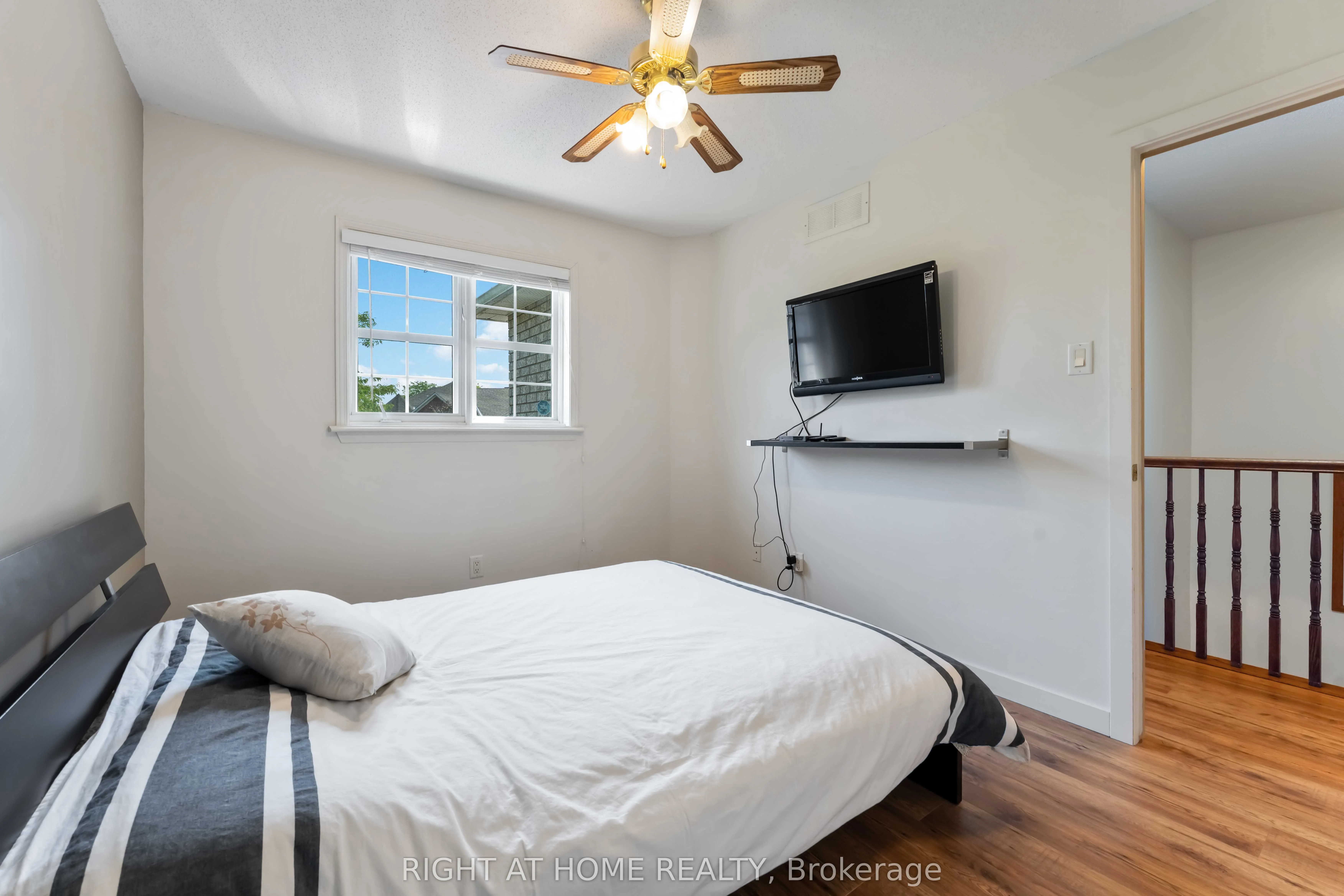 142 Blackdome Crescent