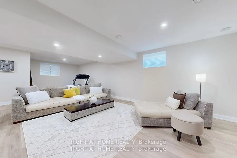 3805 SIMPSON Lane