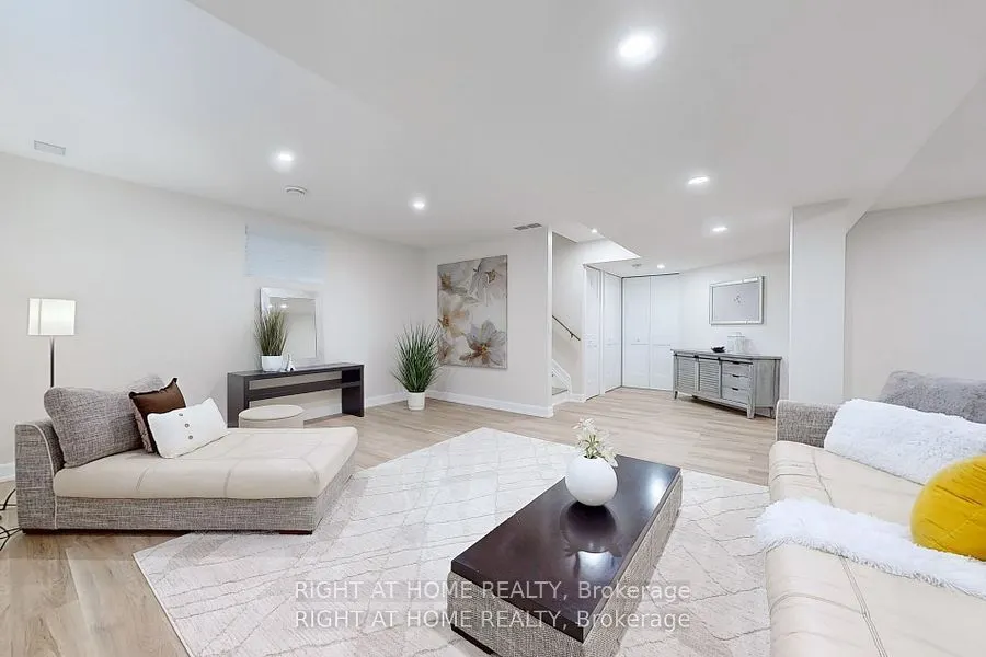 3805 SIMPSON Lane