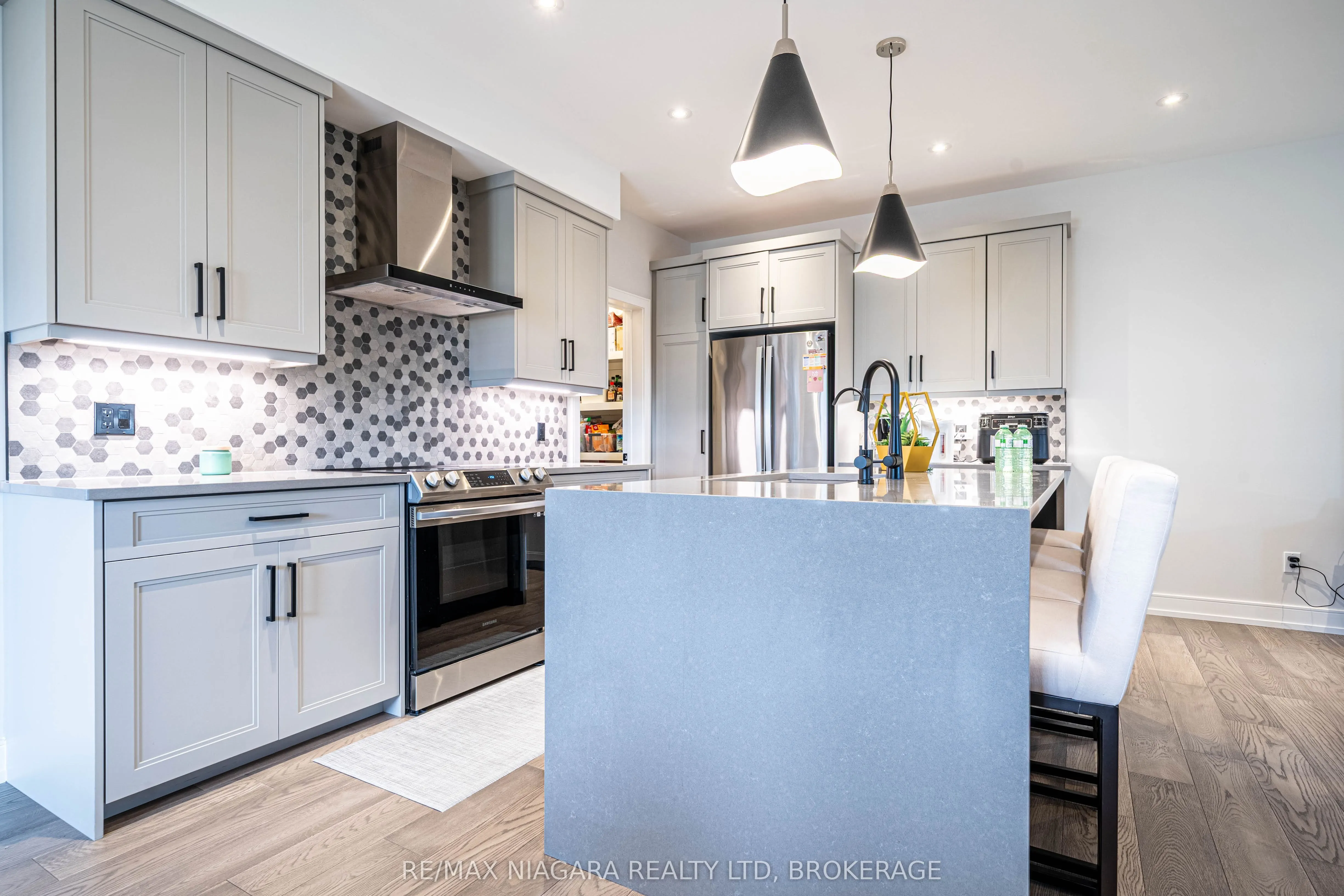 24 Grapeview Drive, #17