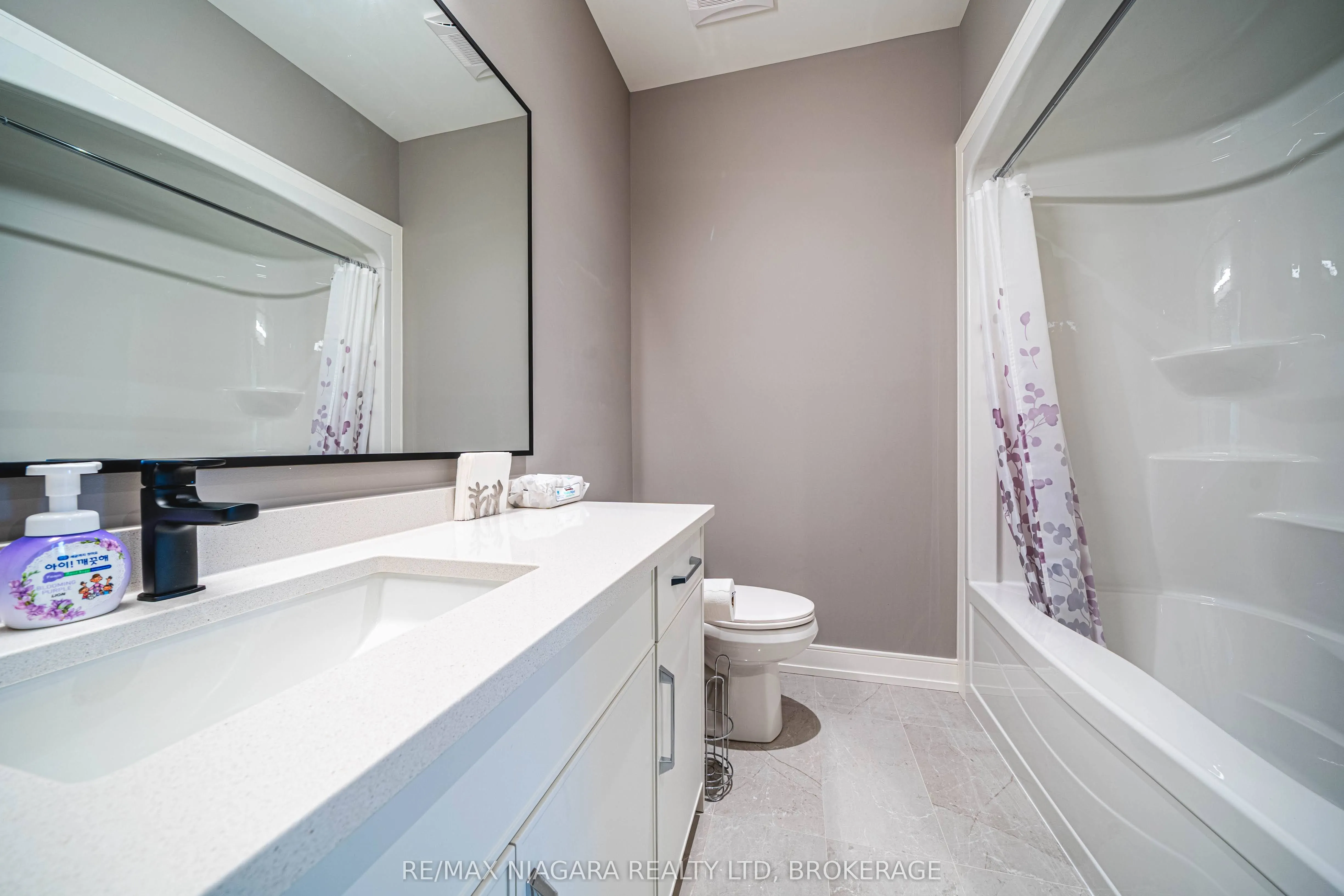 24 Grapeview Drive, #17