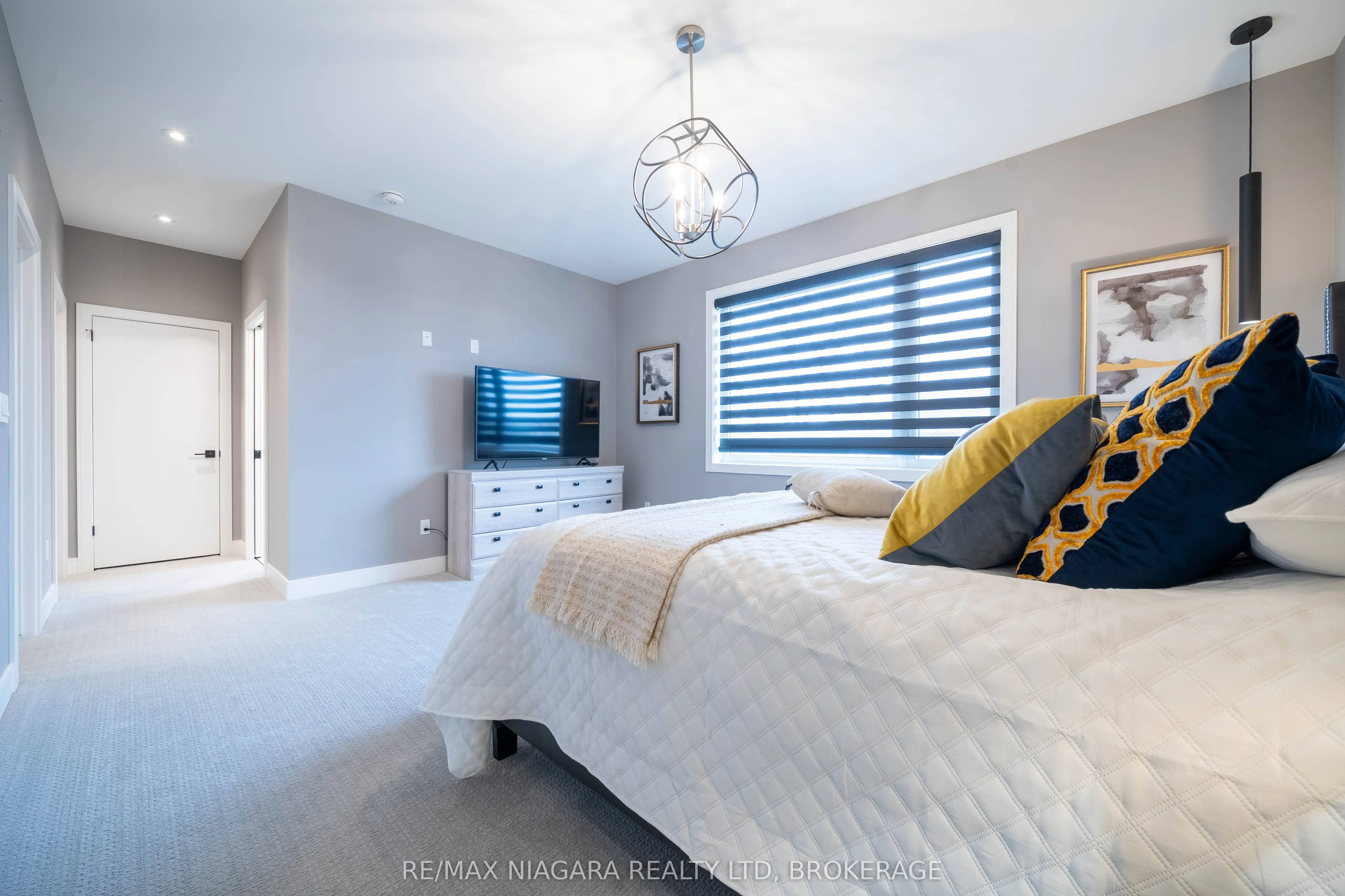 24 Grapeview Drive, #17