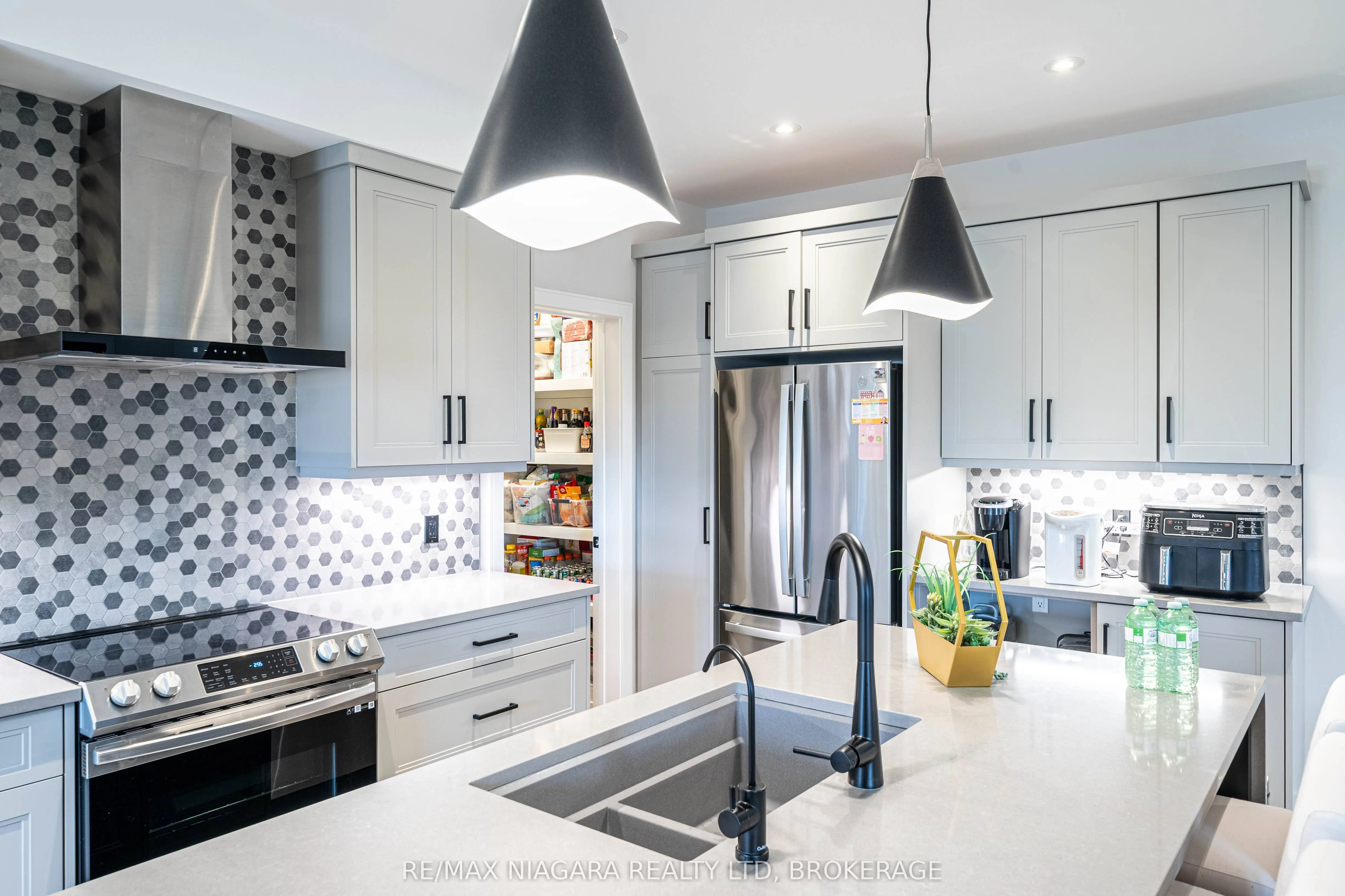 24 Grapeview Drive, #17