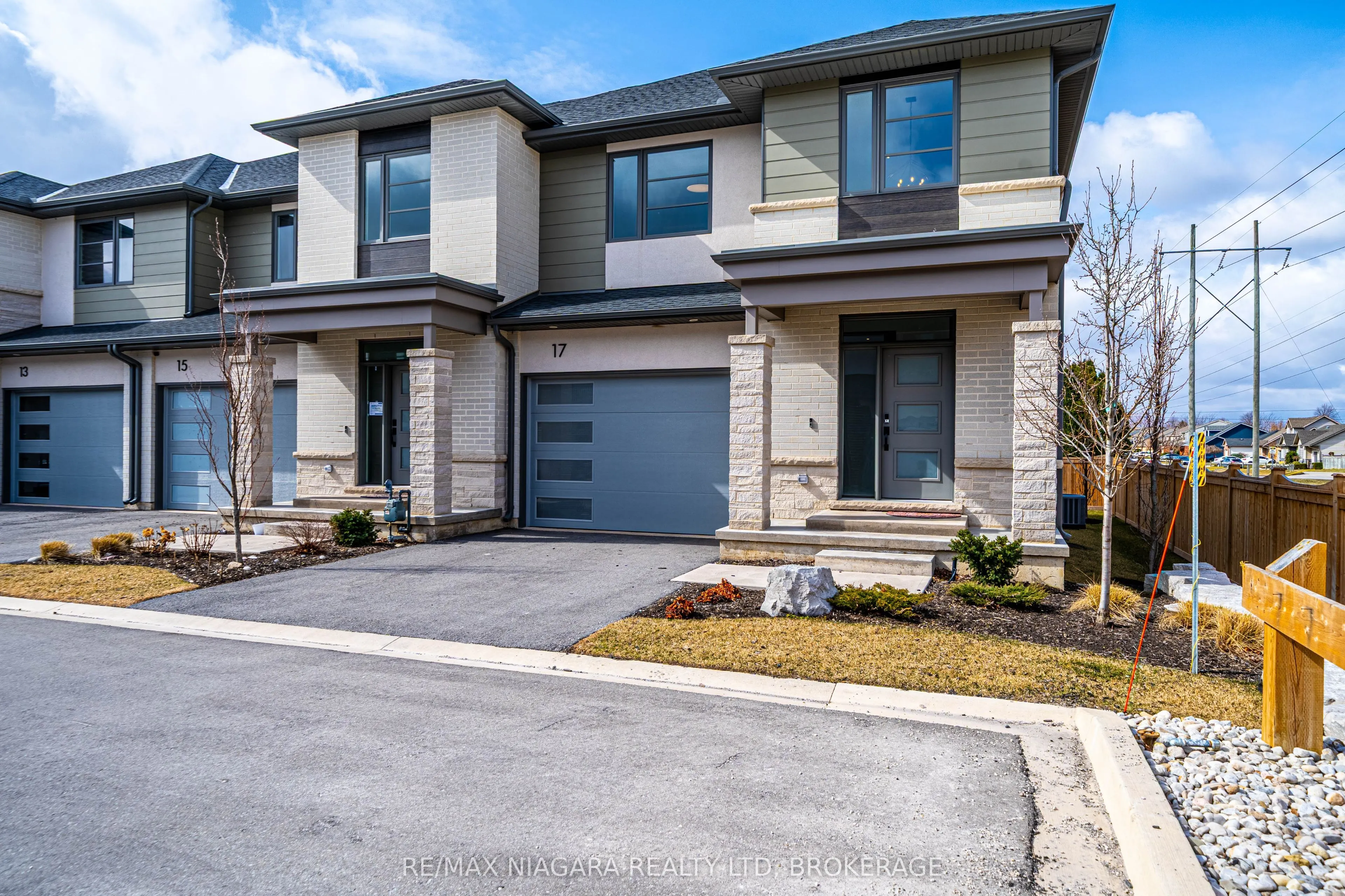 24 Grapeview Drive, #17