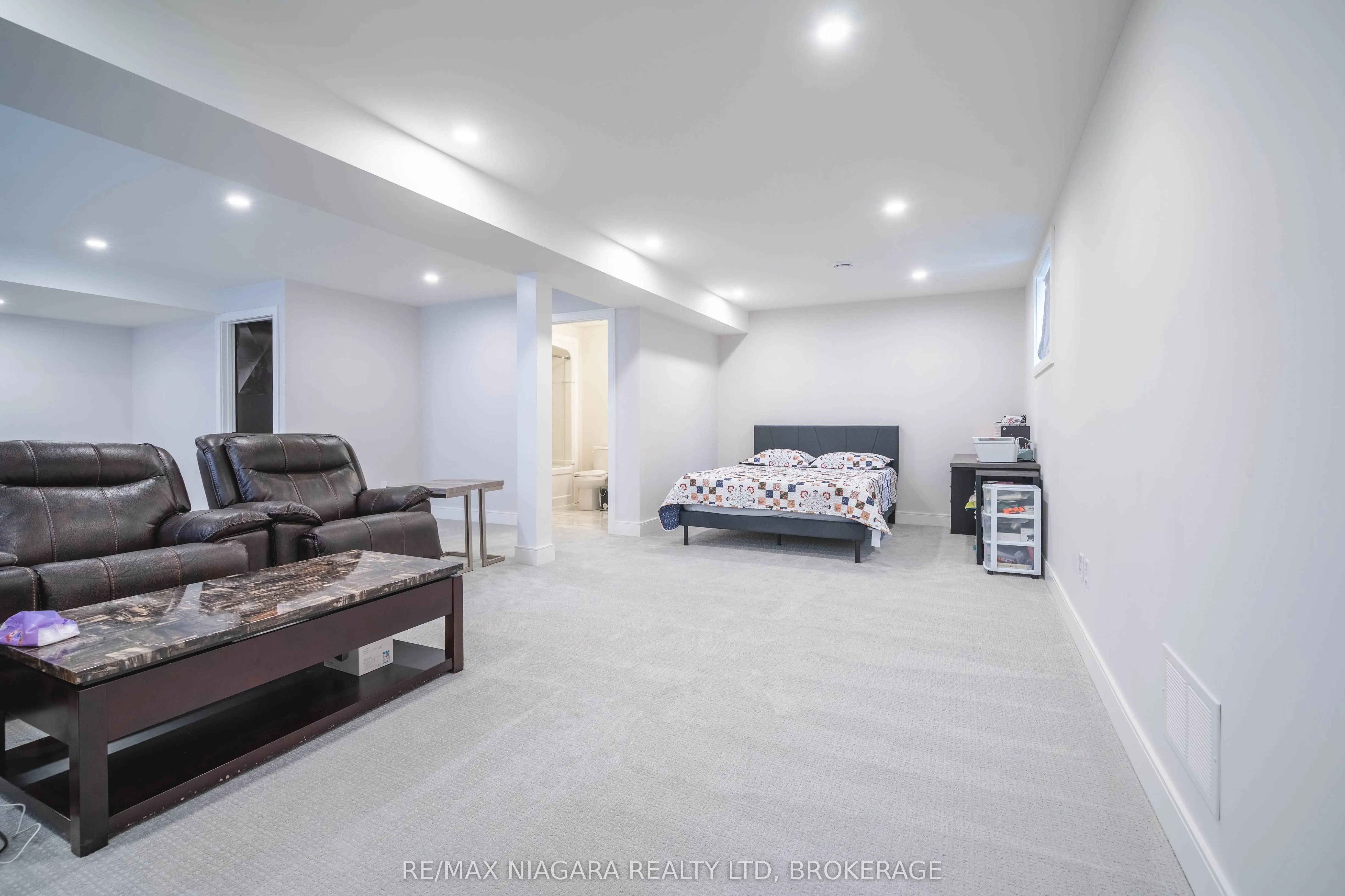 24 Grapeview Drive, #17