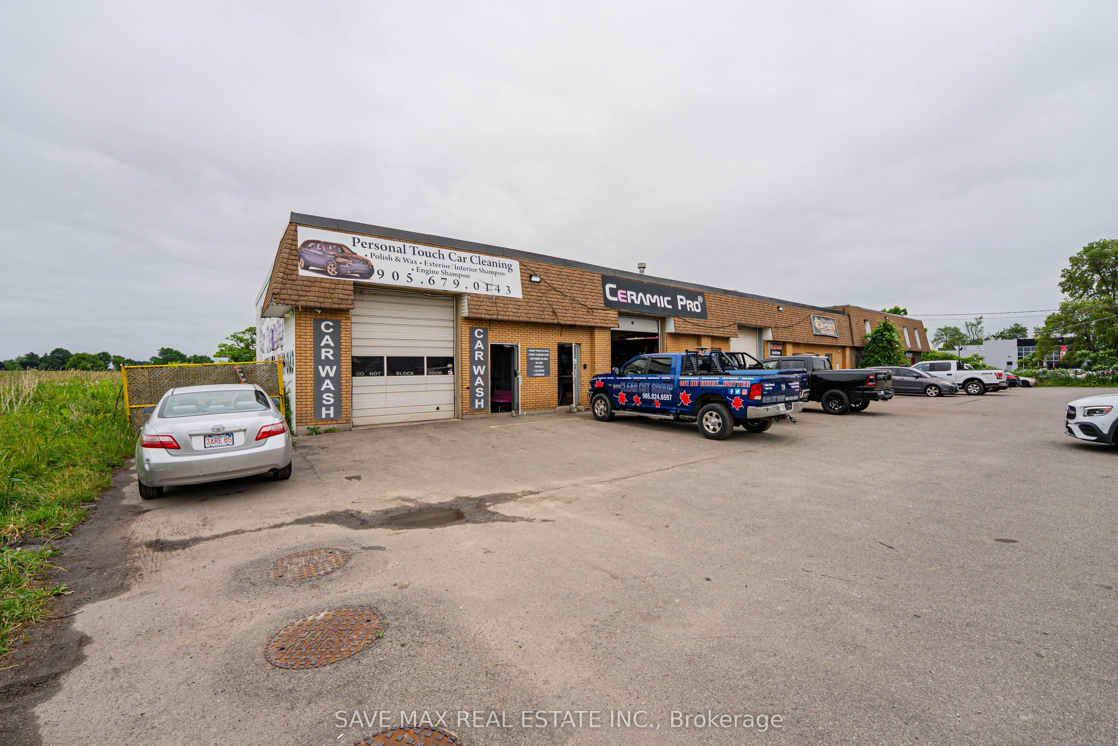 2481 Upper James Street