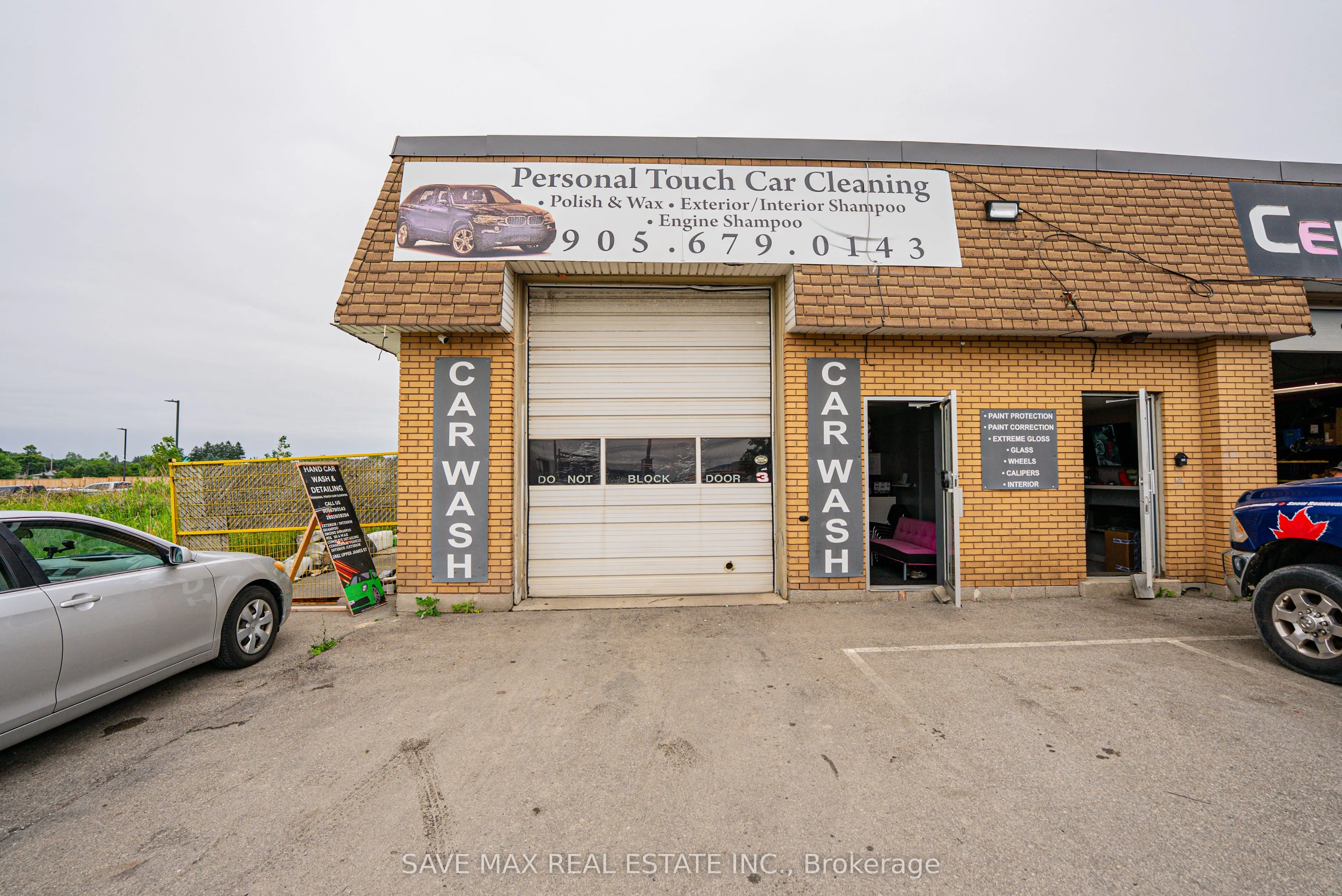 2481 Upper James Street