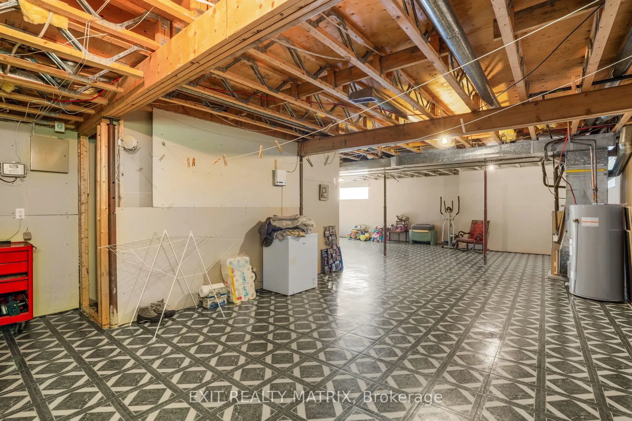 886 Pilon Street