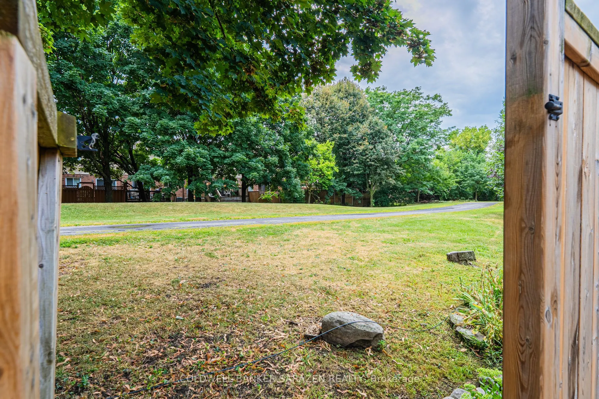 108 Ashpark Crescent