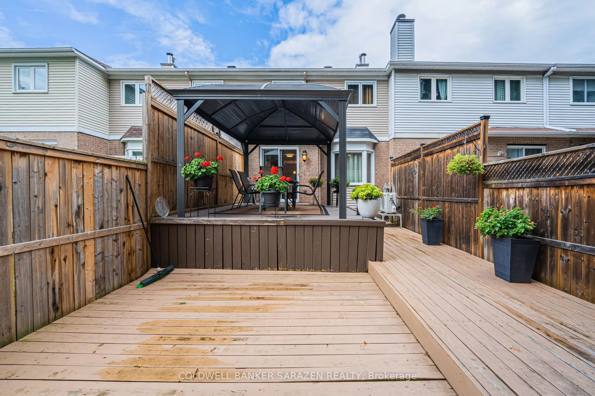 108 Ashpark Crescent