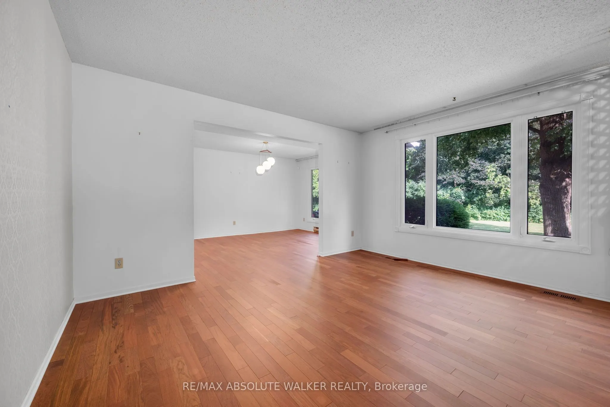 1439 Metz Crescent