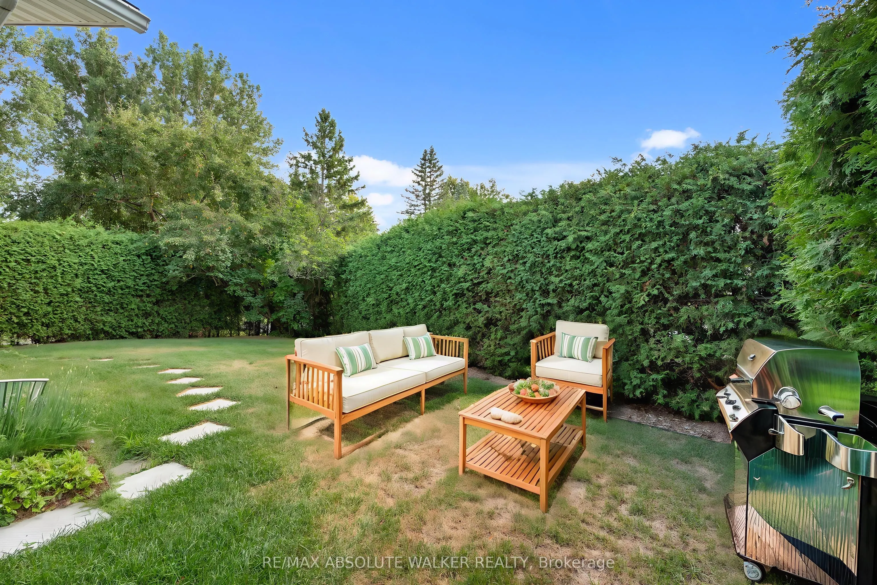 1439 Metz Crescent