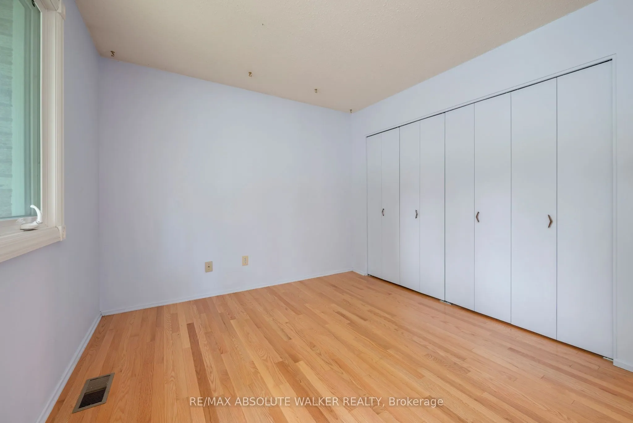 1439 Metz Crescent
