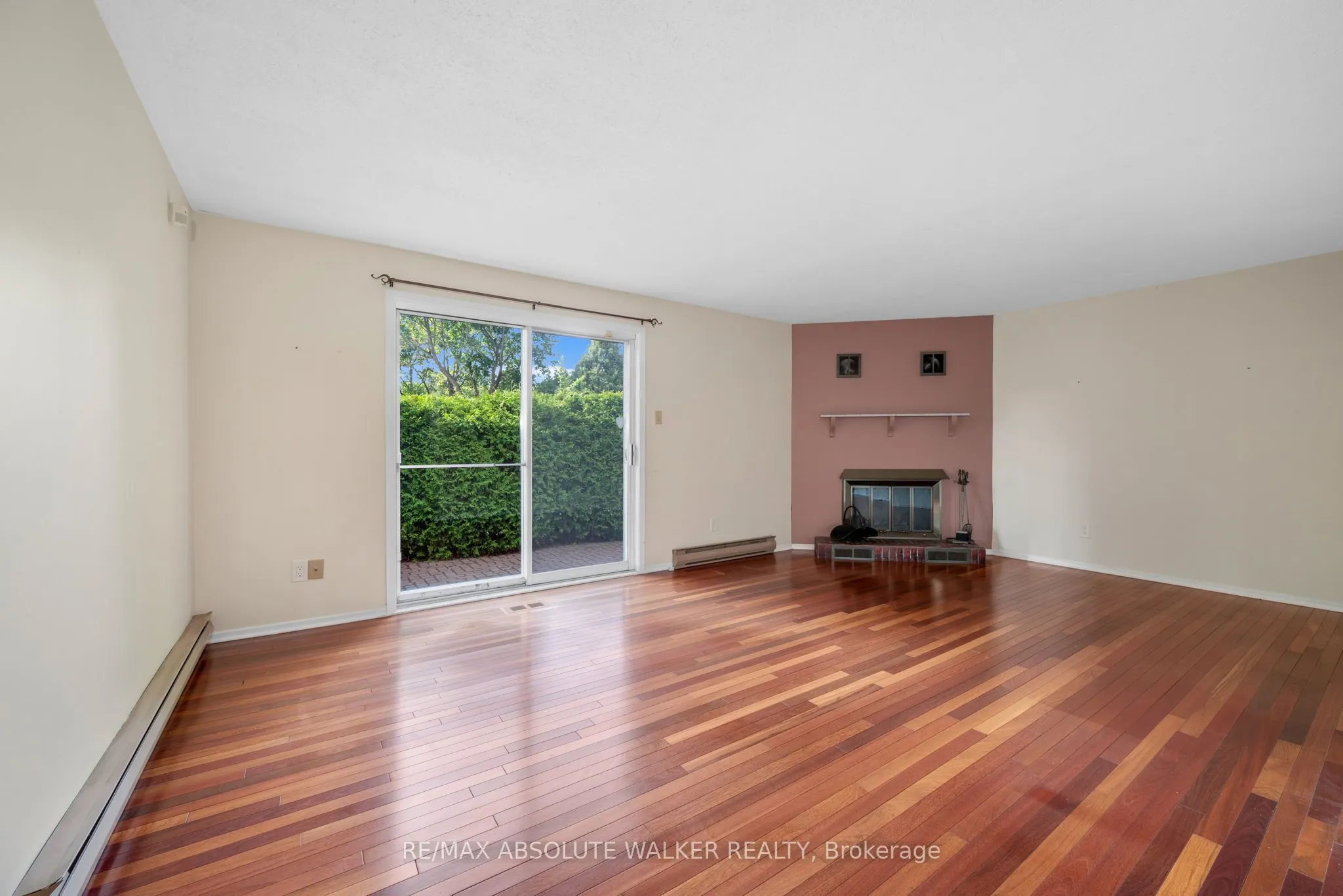 1439 Metz Crescent