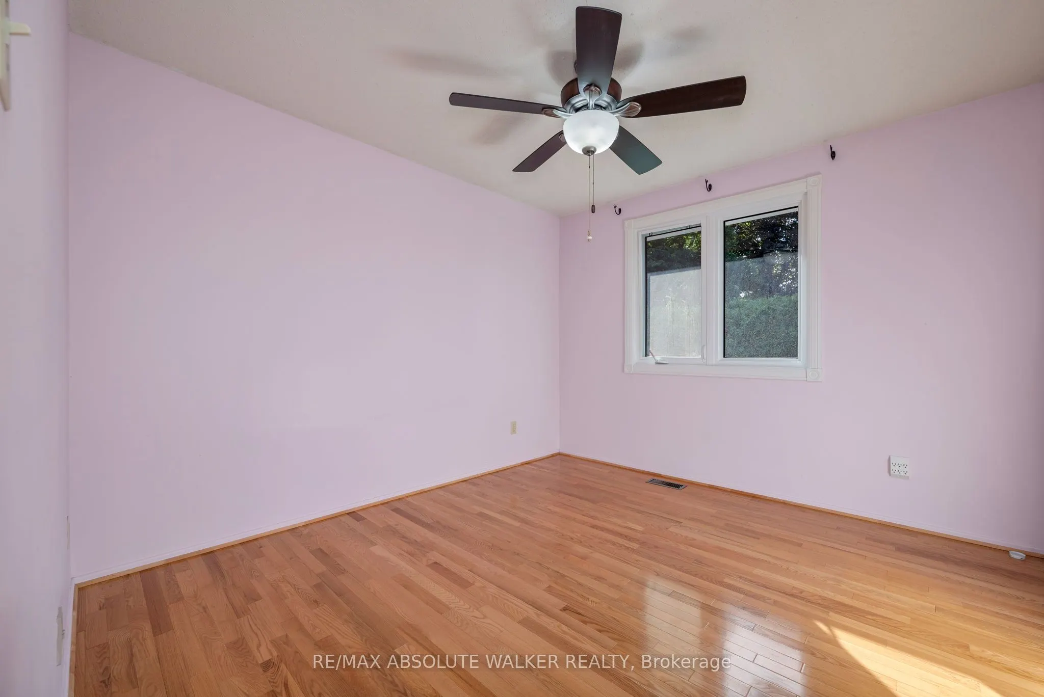 1439 Metz Crescent