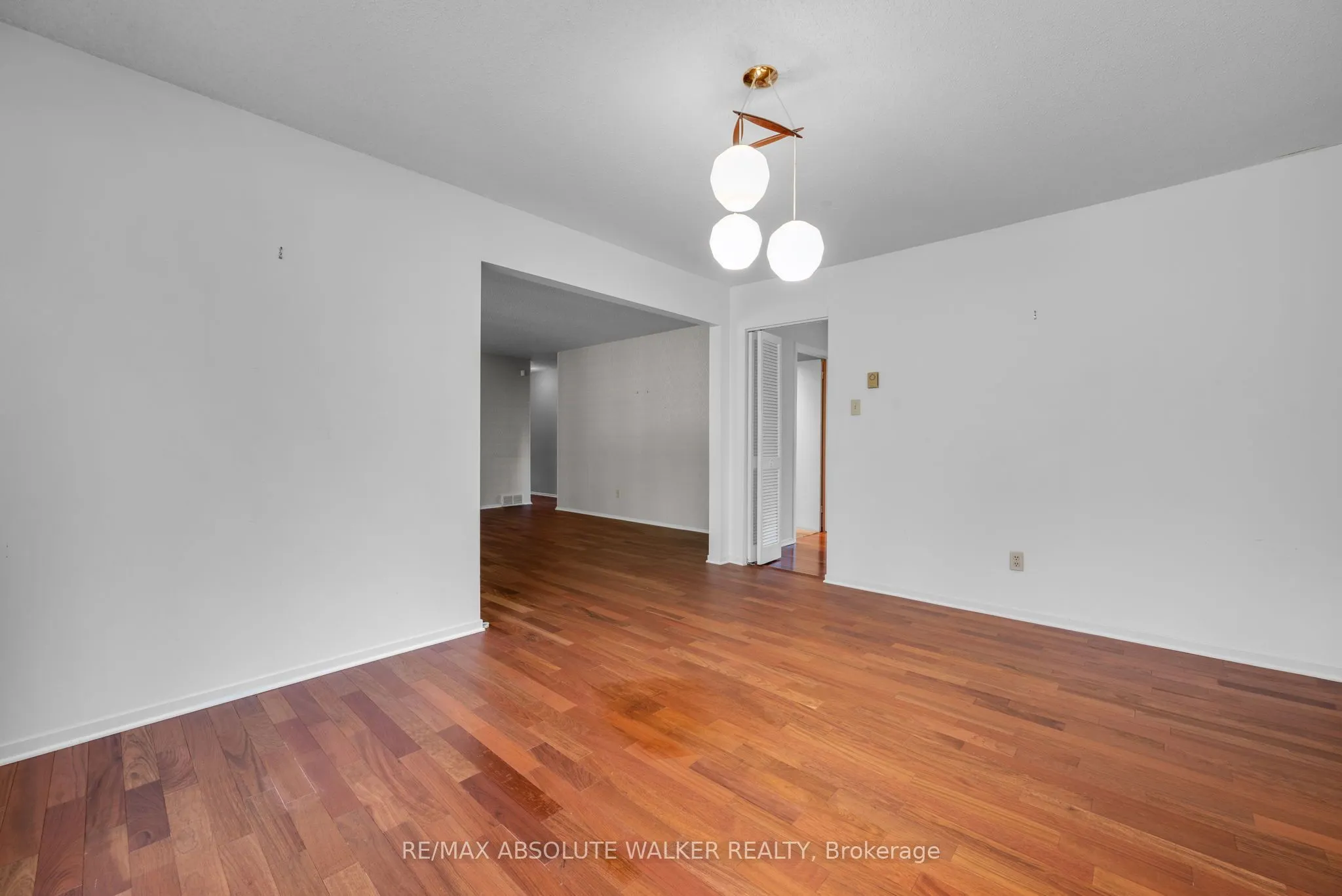 1439 Metz Crescent