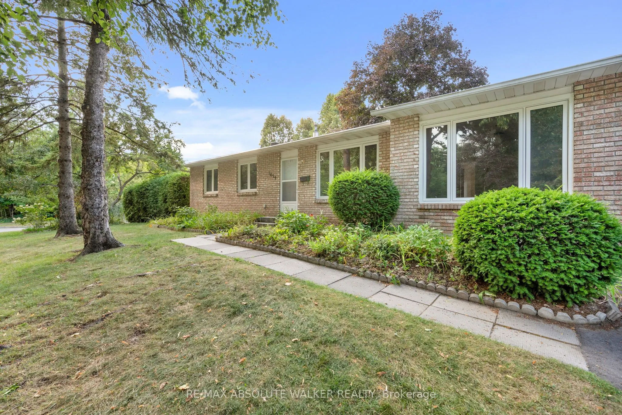 1439 Metz Crescent