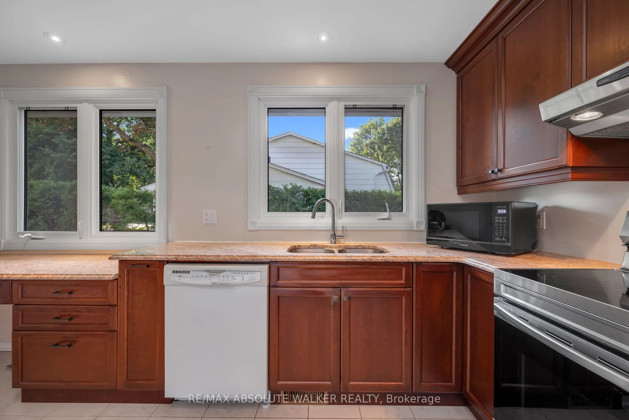 1439 Metz Crescent