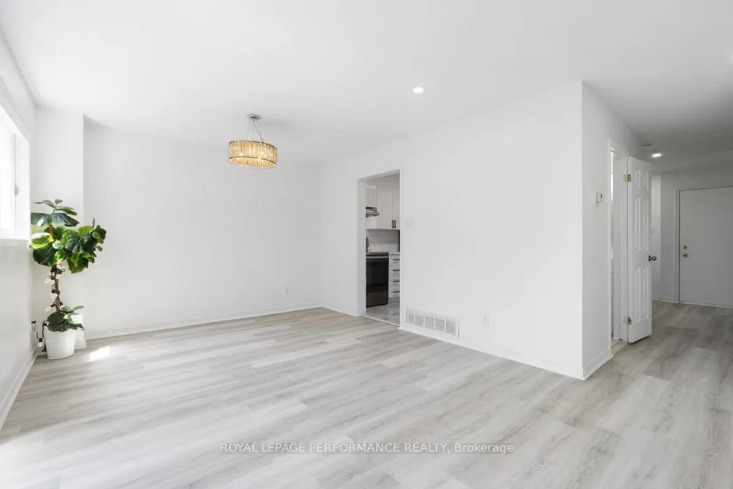 1416 Caravel Crescent