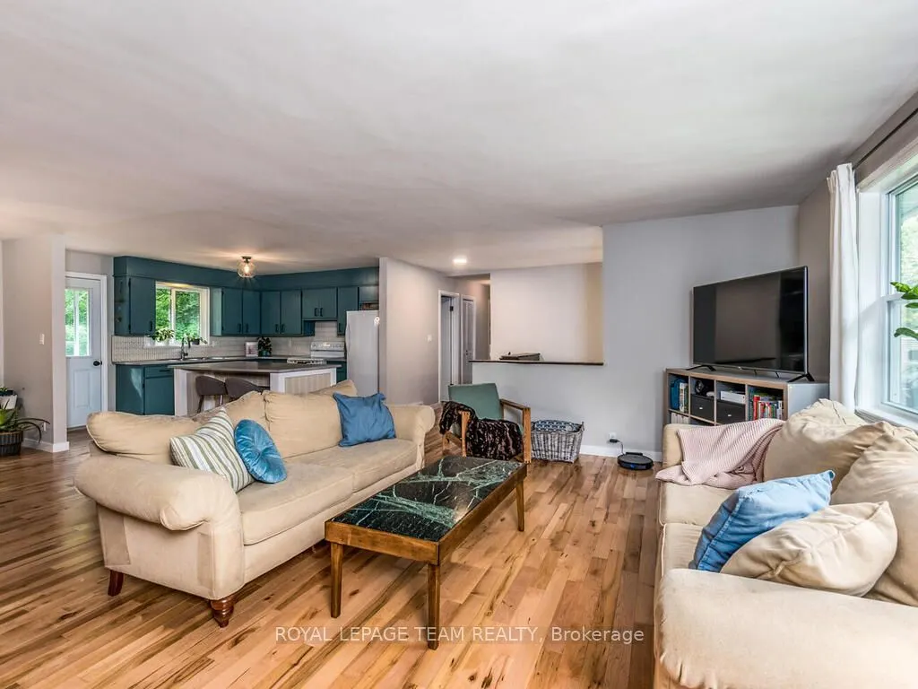 6677 ROGER STEVENS Drive N