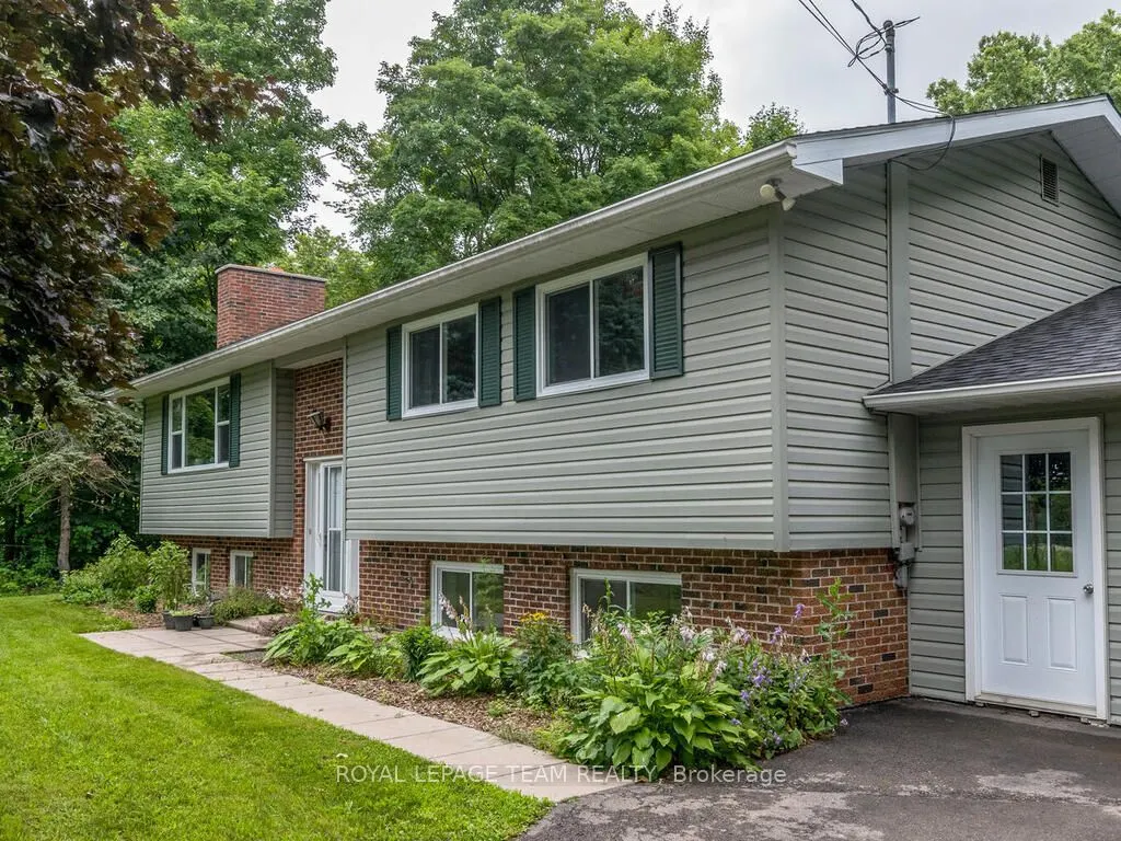 6677 ROGER STEVENS Drive N