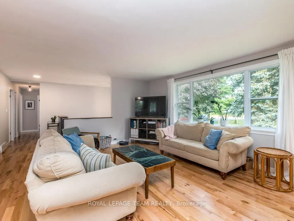 6677 ROGER STEVENS Drive N