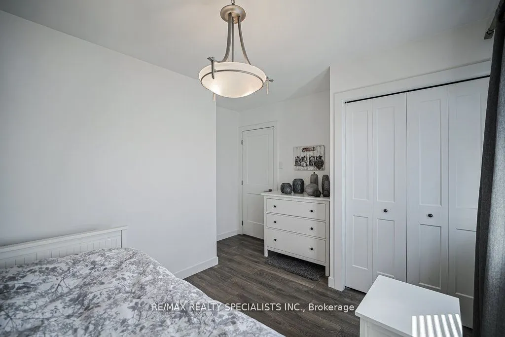 123 Middlemiss Crescent