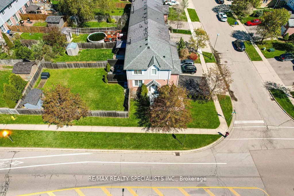 123 Middlemiss Crescent