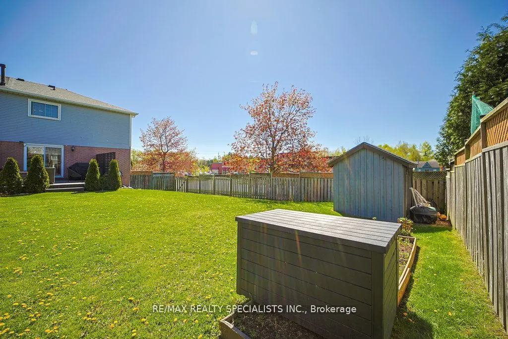 123 Middlemiss Crescent
