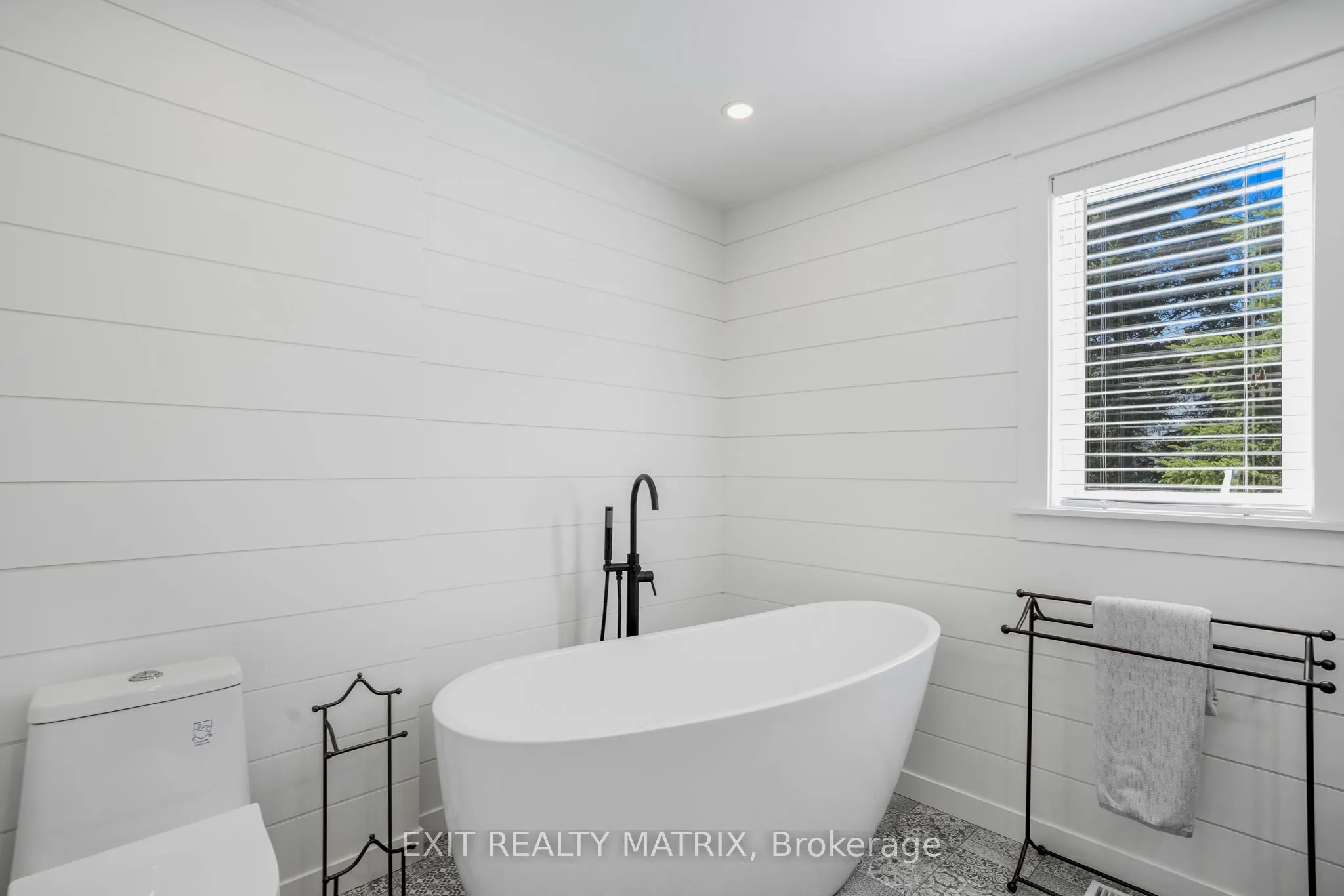 1526 Sandy Hill Road