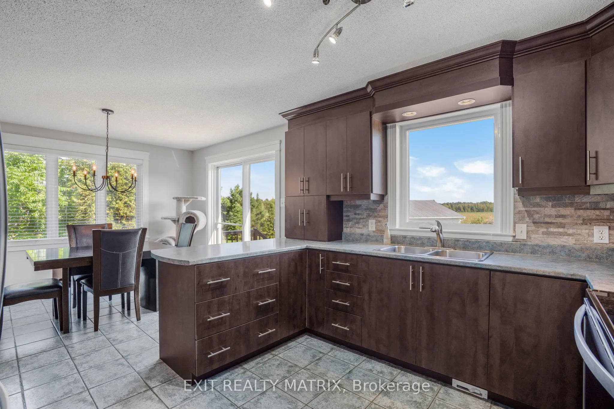 1526 Sandy Hill Road