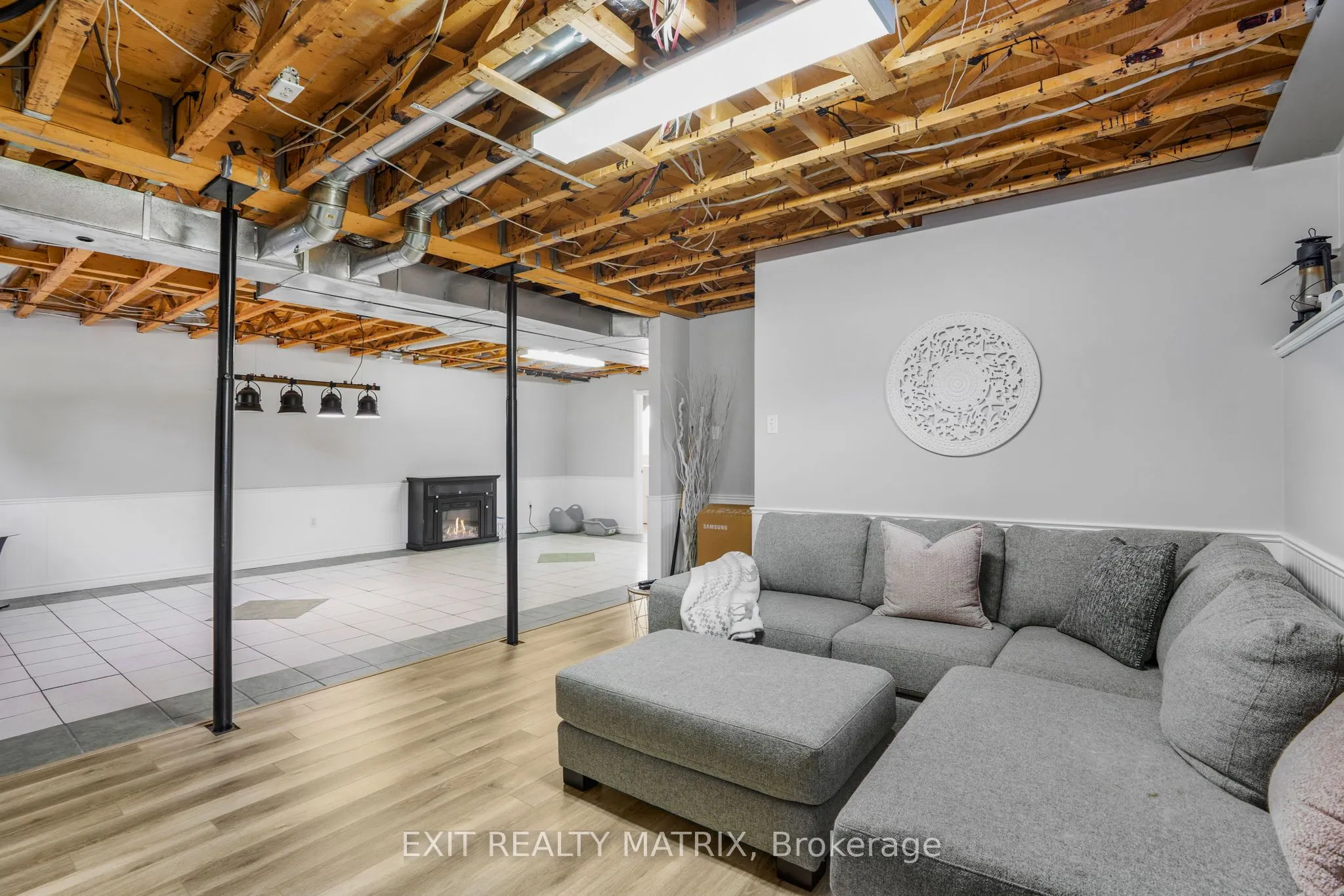 1526 Sandy Hill Road