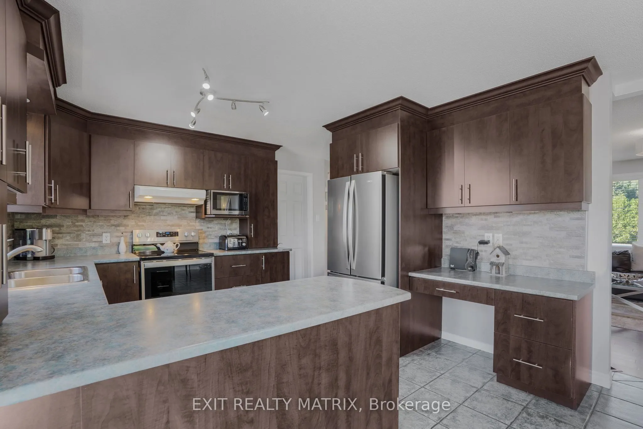 1526 Sandy Hill Road