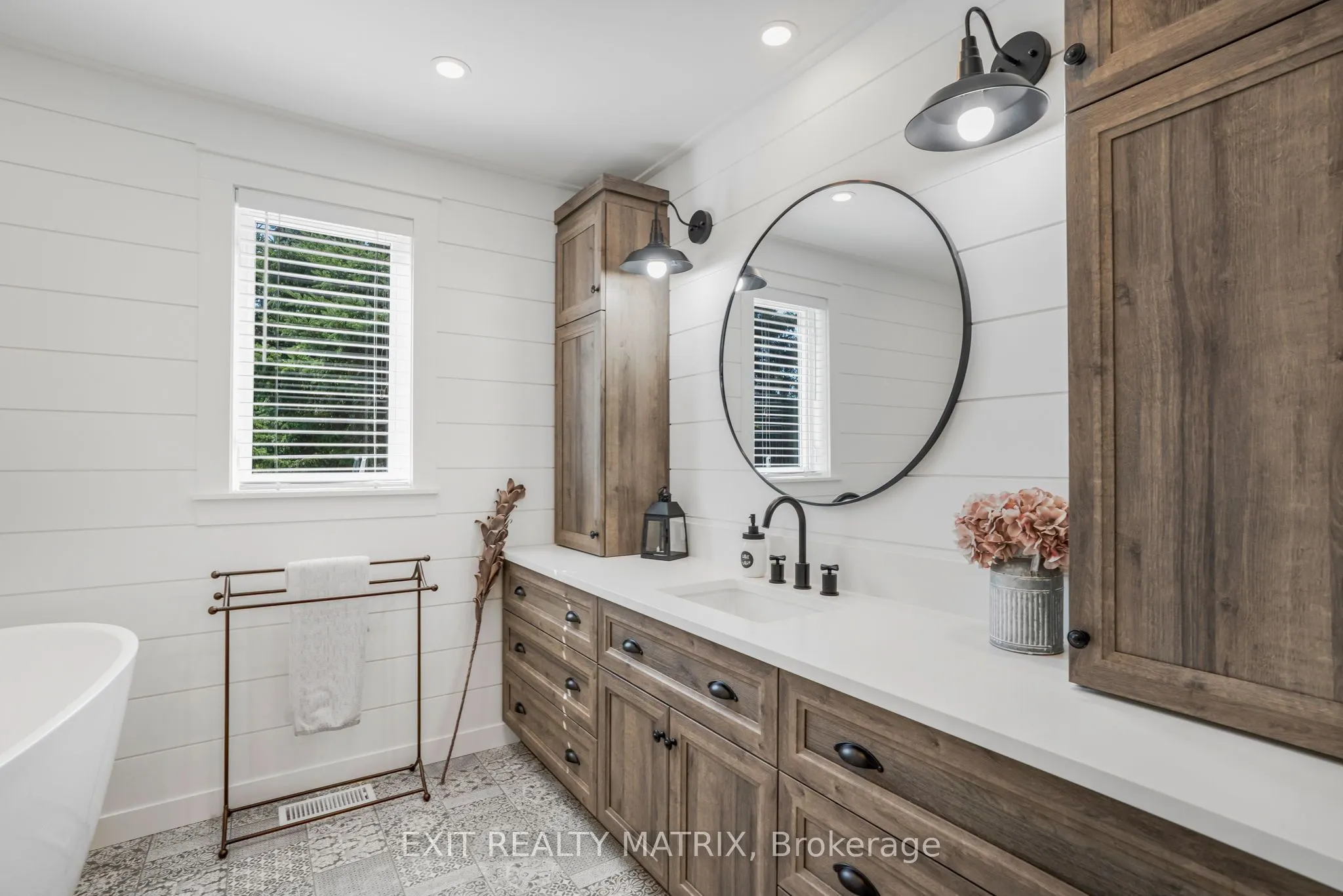 1526 Sandy Hill Road