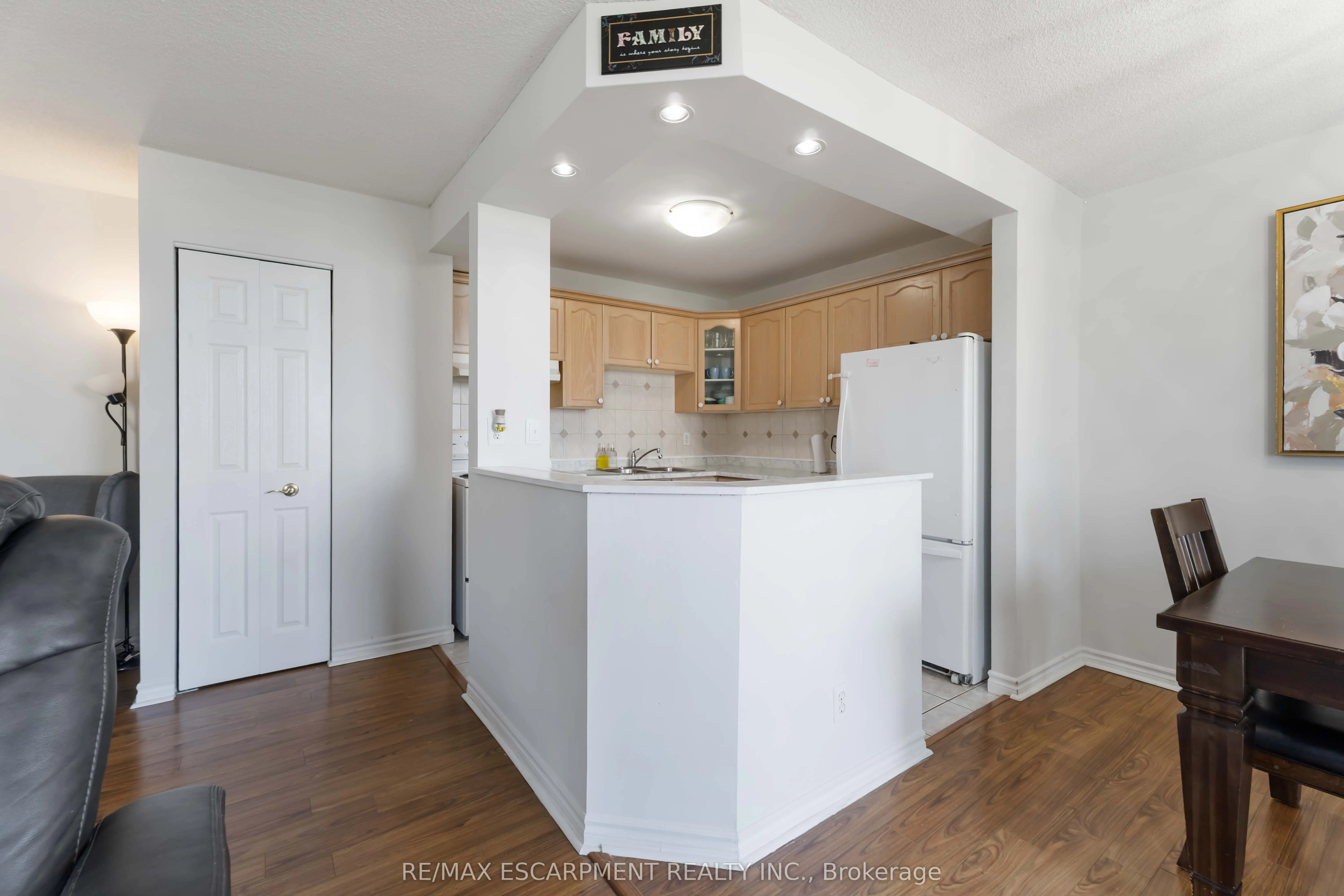 75 Glenburn Court, #1004