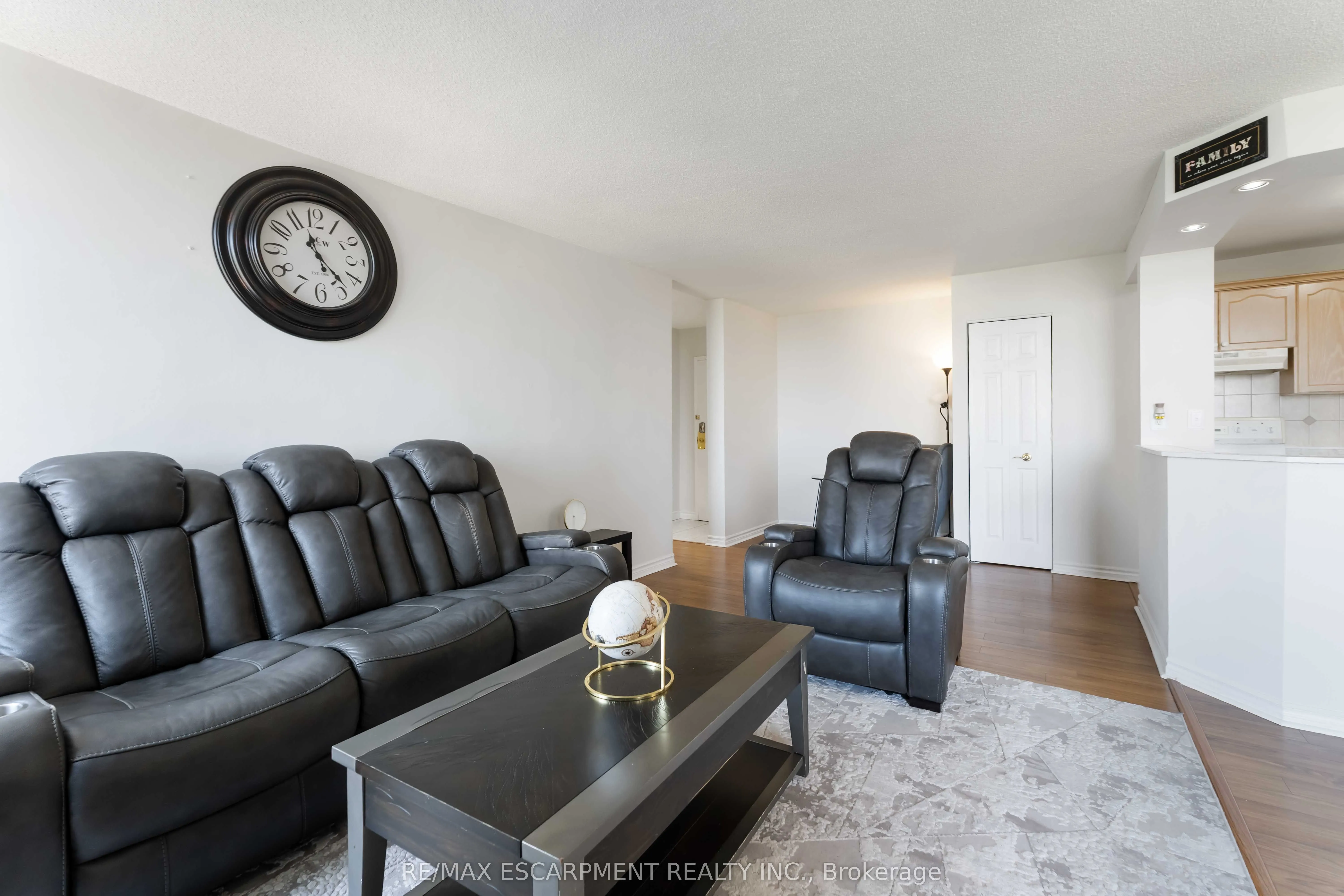75 Glenburn Court, #1004