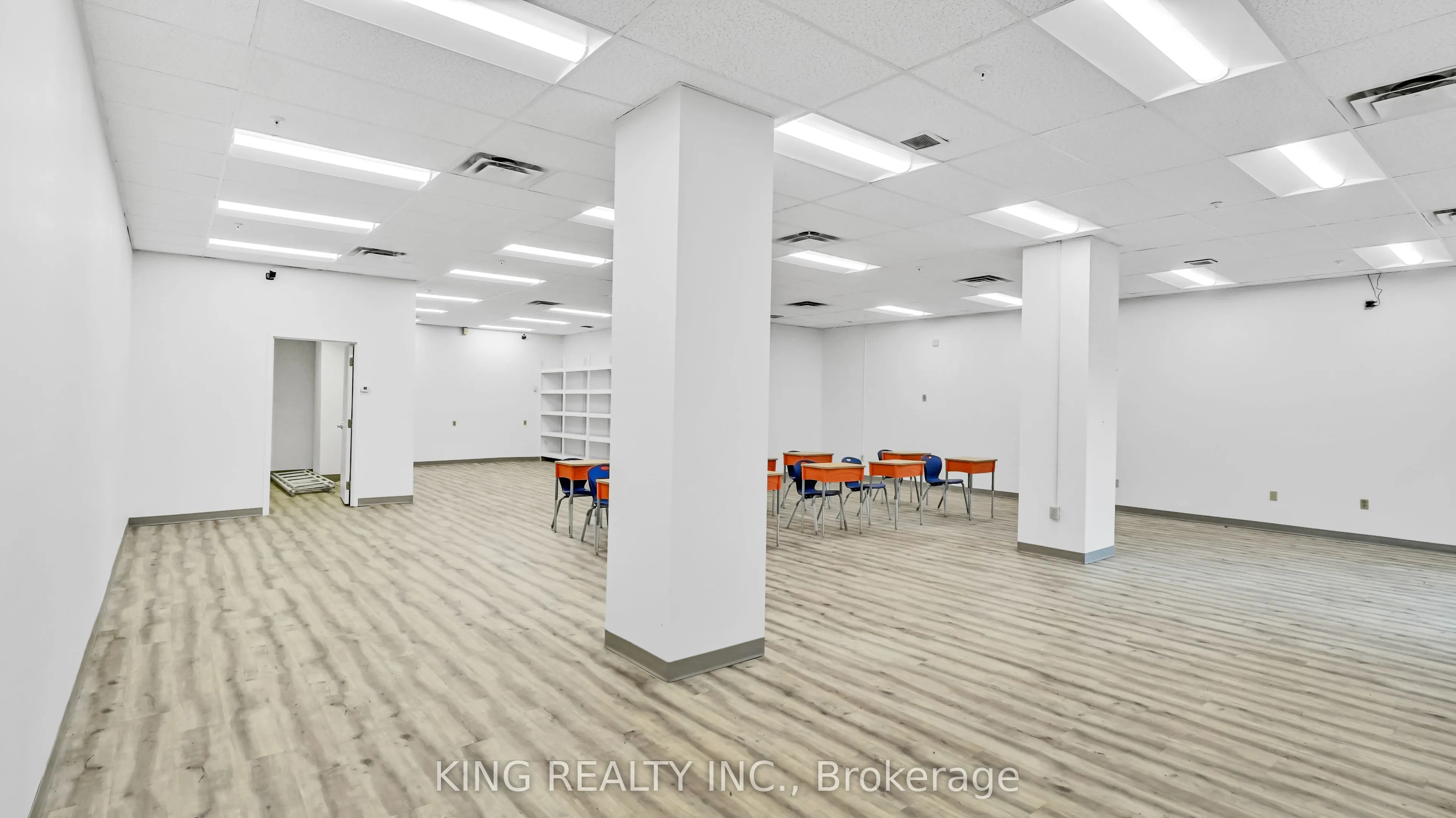 379 DUNDAS Street, #109-110