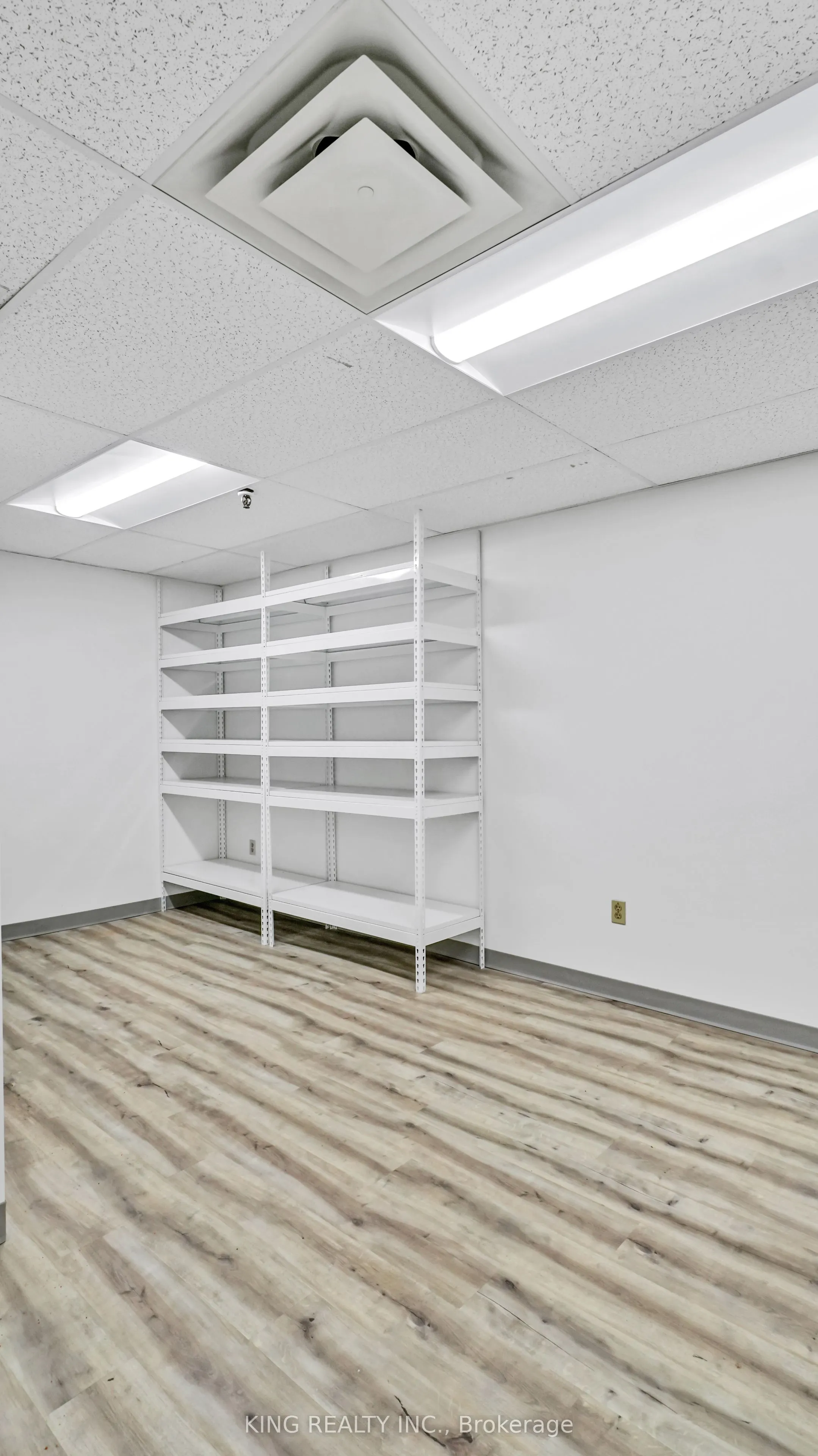 379 DUNDAS Street, #109-110