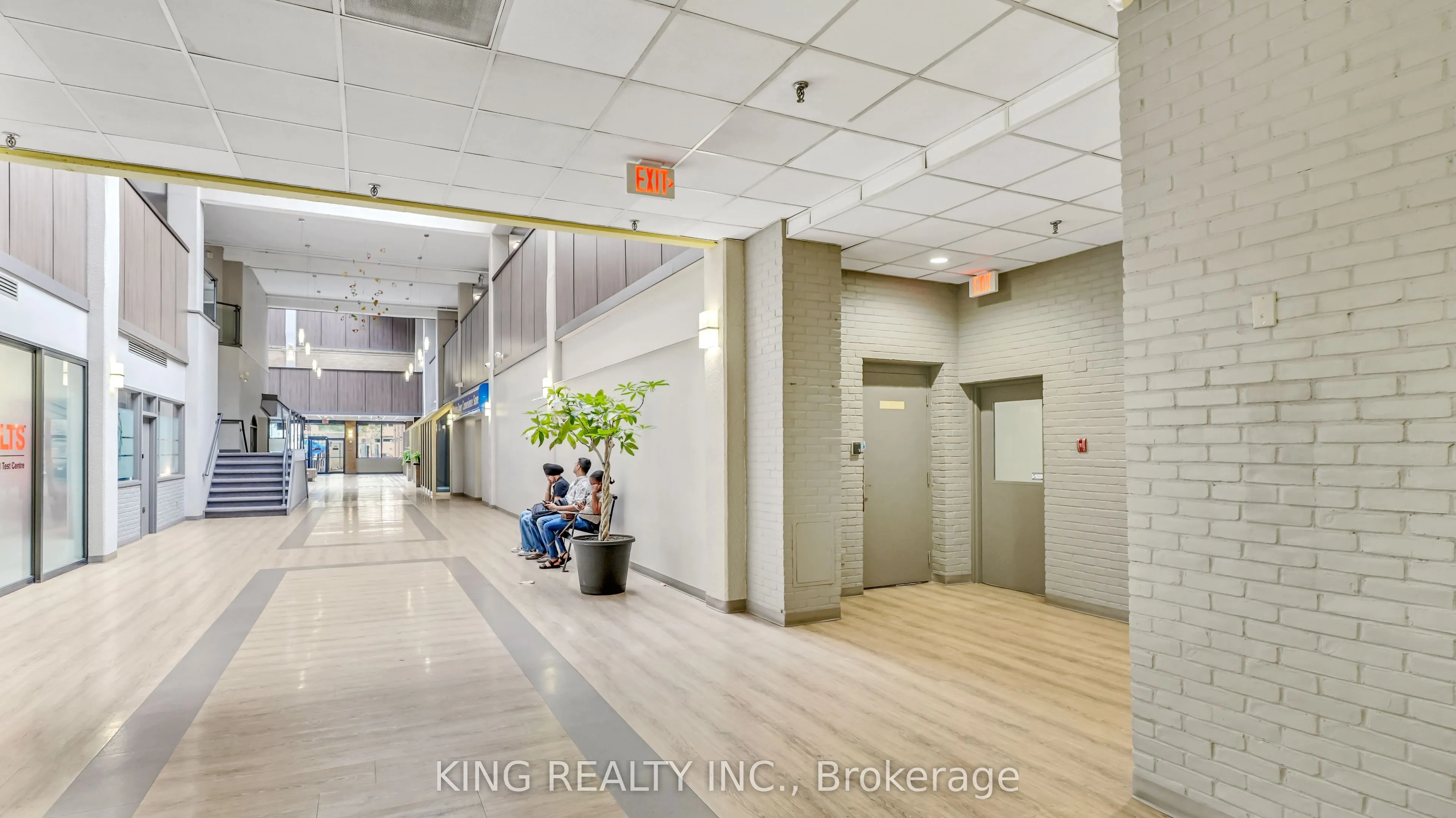 379 DUNDAS Street, #109-110