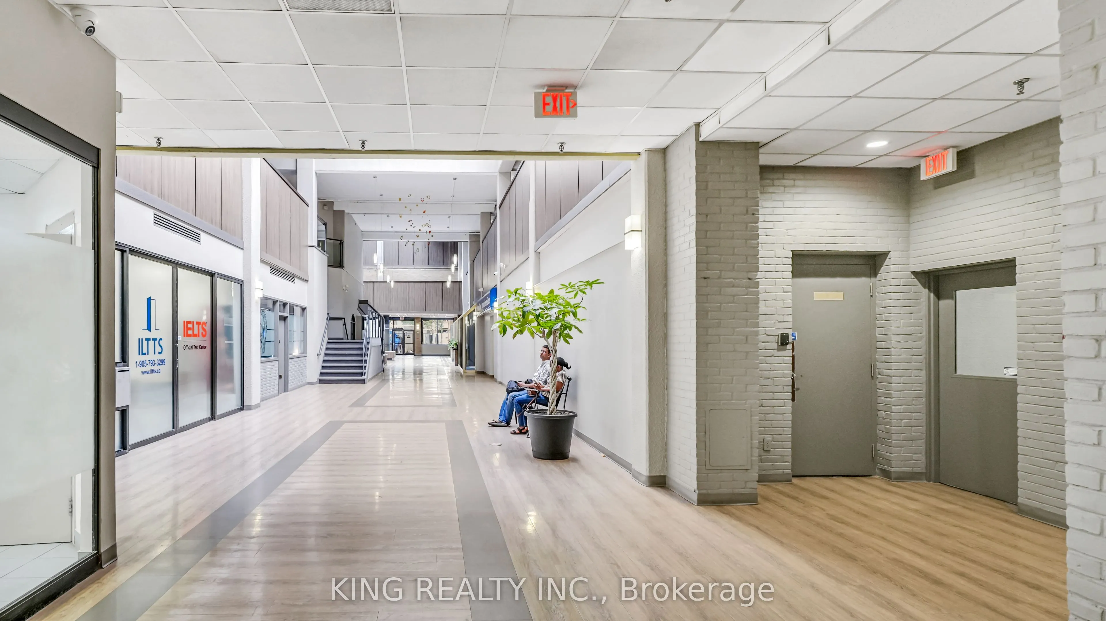 379 DUNDAS Street, #109-110