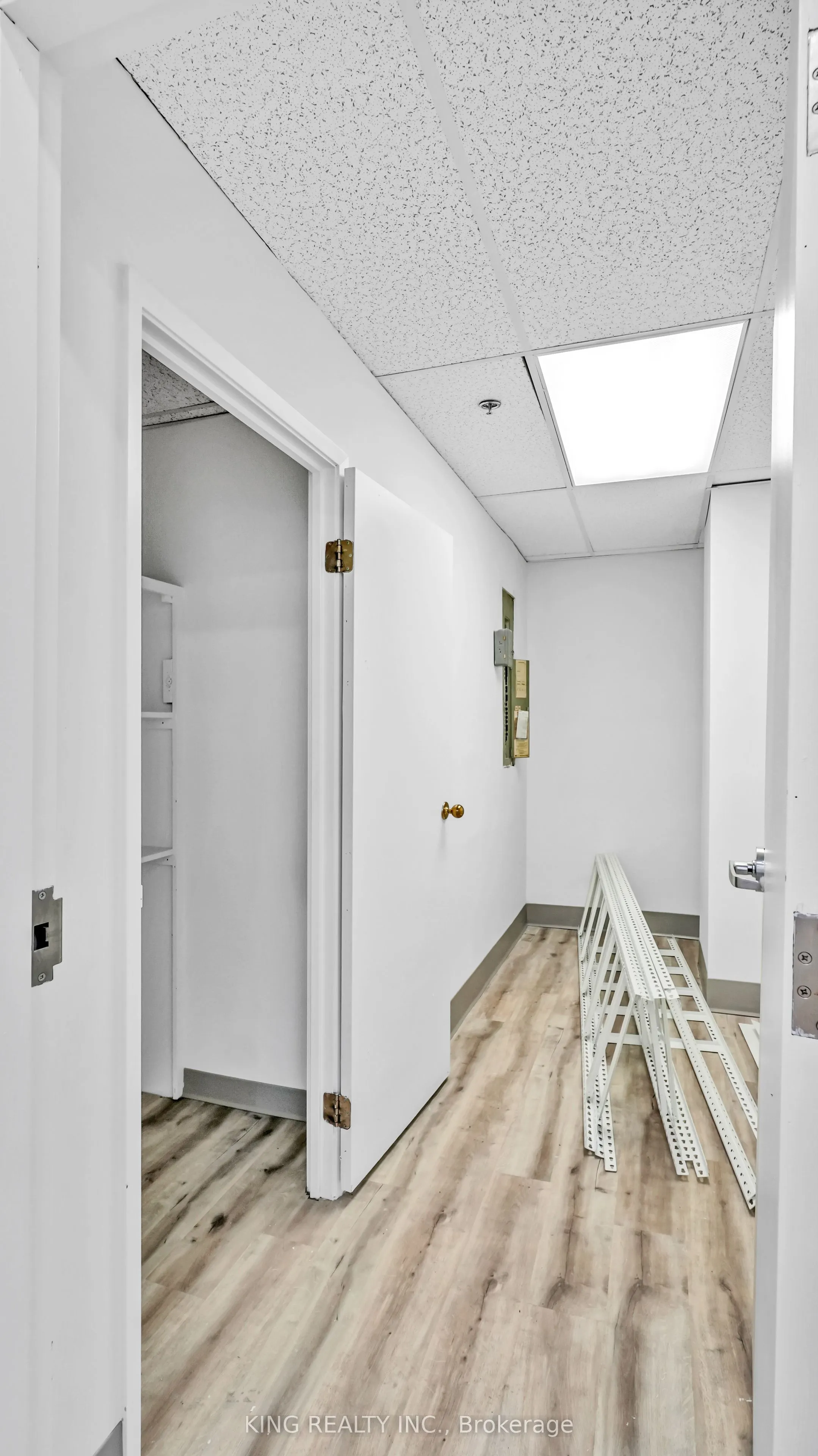 379 DUNDAS Street, #109-110