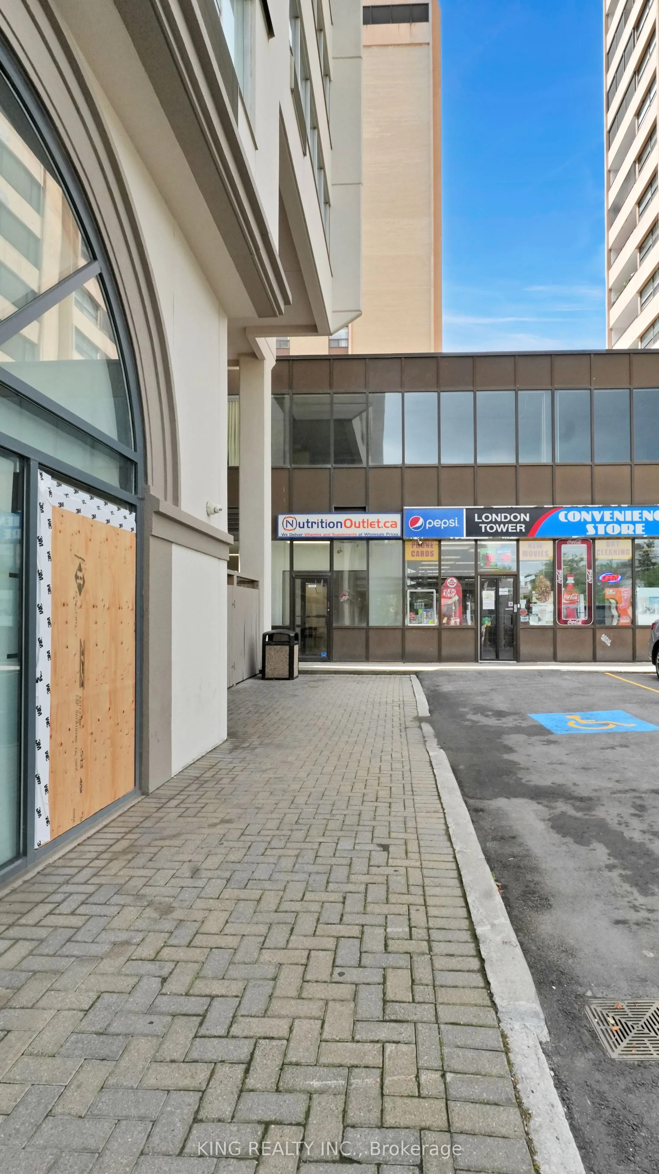 379 DUNDAS Street, #109-110